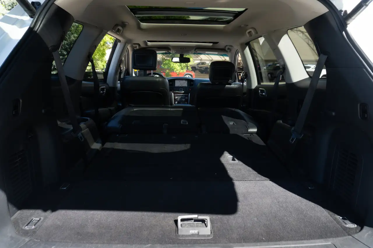 Nissan Pathfinder снимка Nissan Pathfinder
