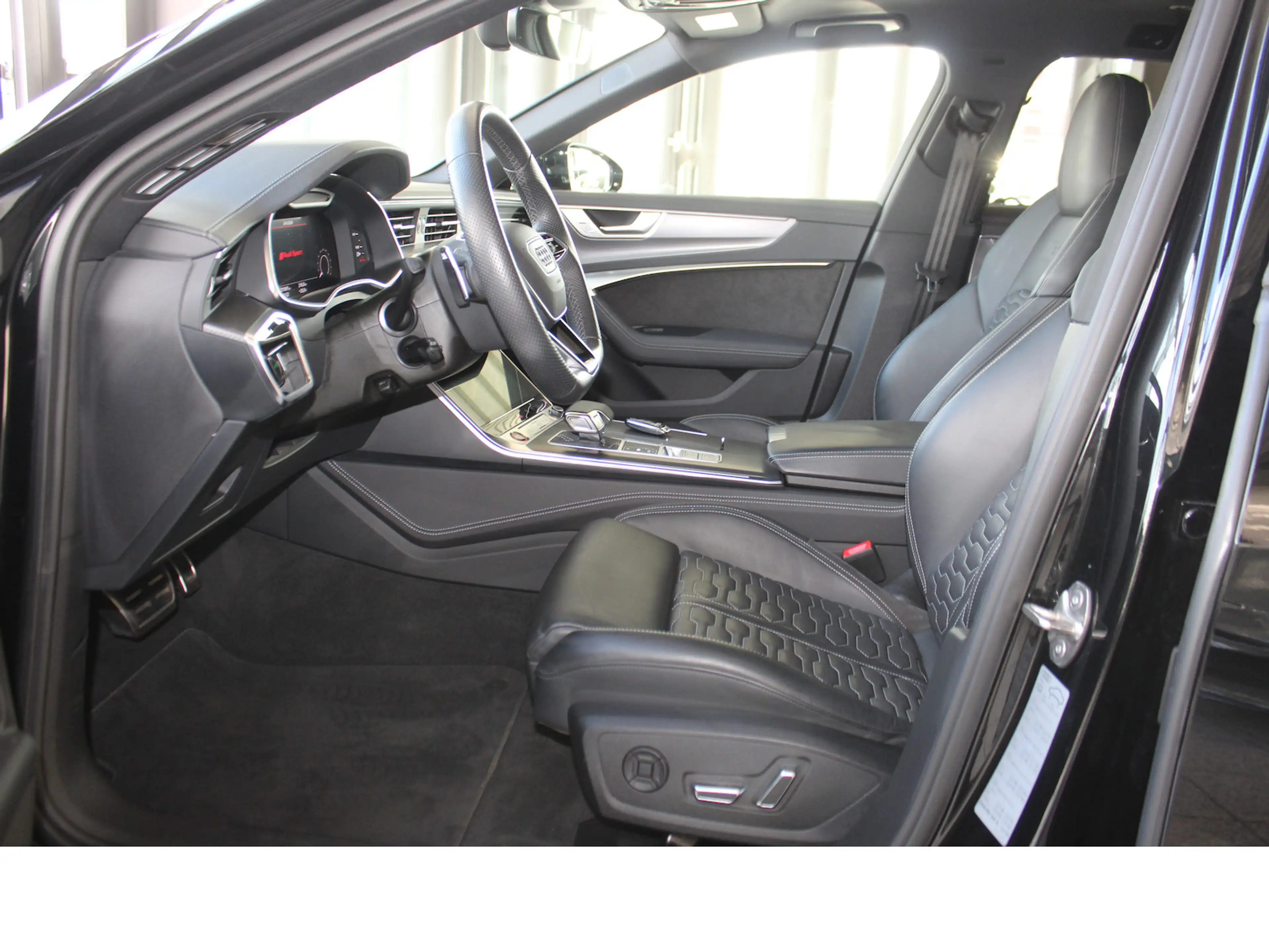 Audi RS6 Avant 4.0 TFSI HD*B&O*KERAMIK*STHZ*DYNPLUS — photo 10