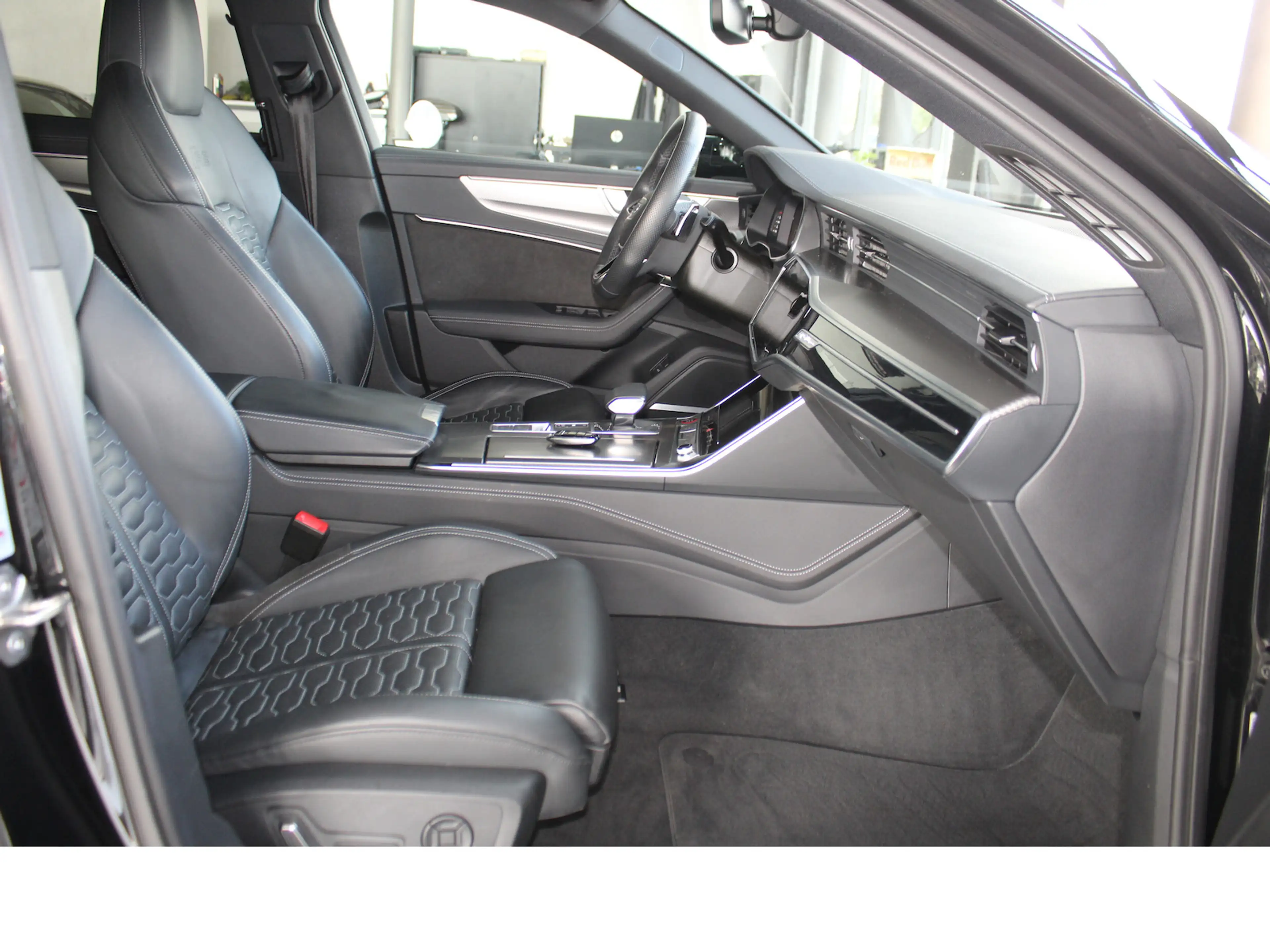 Audi RS6 Avant 4.0 TFSI HD*B&O*KERAMIK*STHZ*DYNPLUS — photo 8