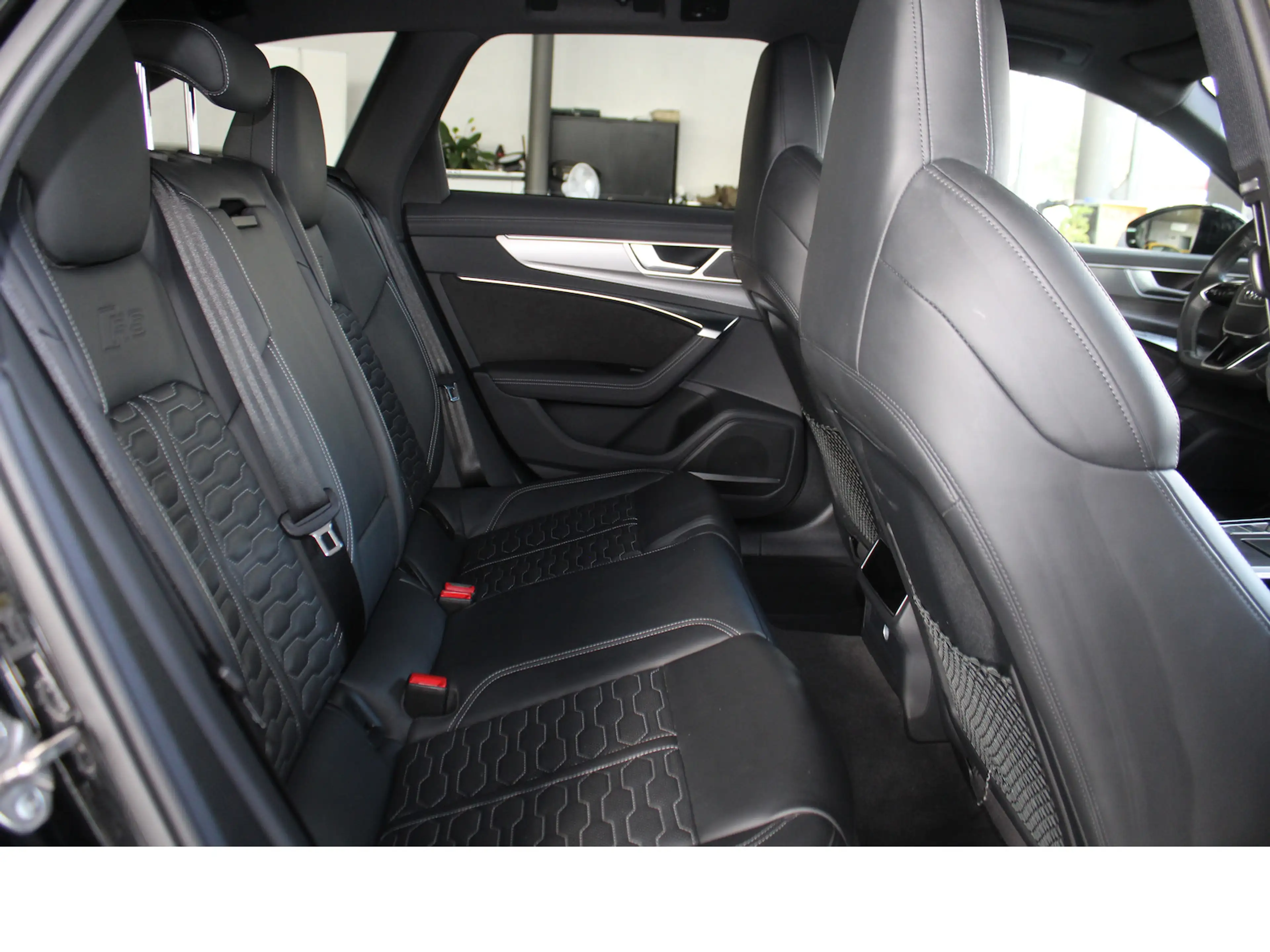 Audi RS6 Avant 4.0 TFSI HD*B&O*KERAMIK*STHZ*DYNPLUS — photo 11