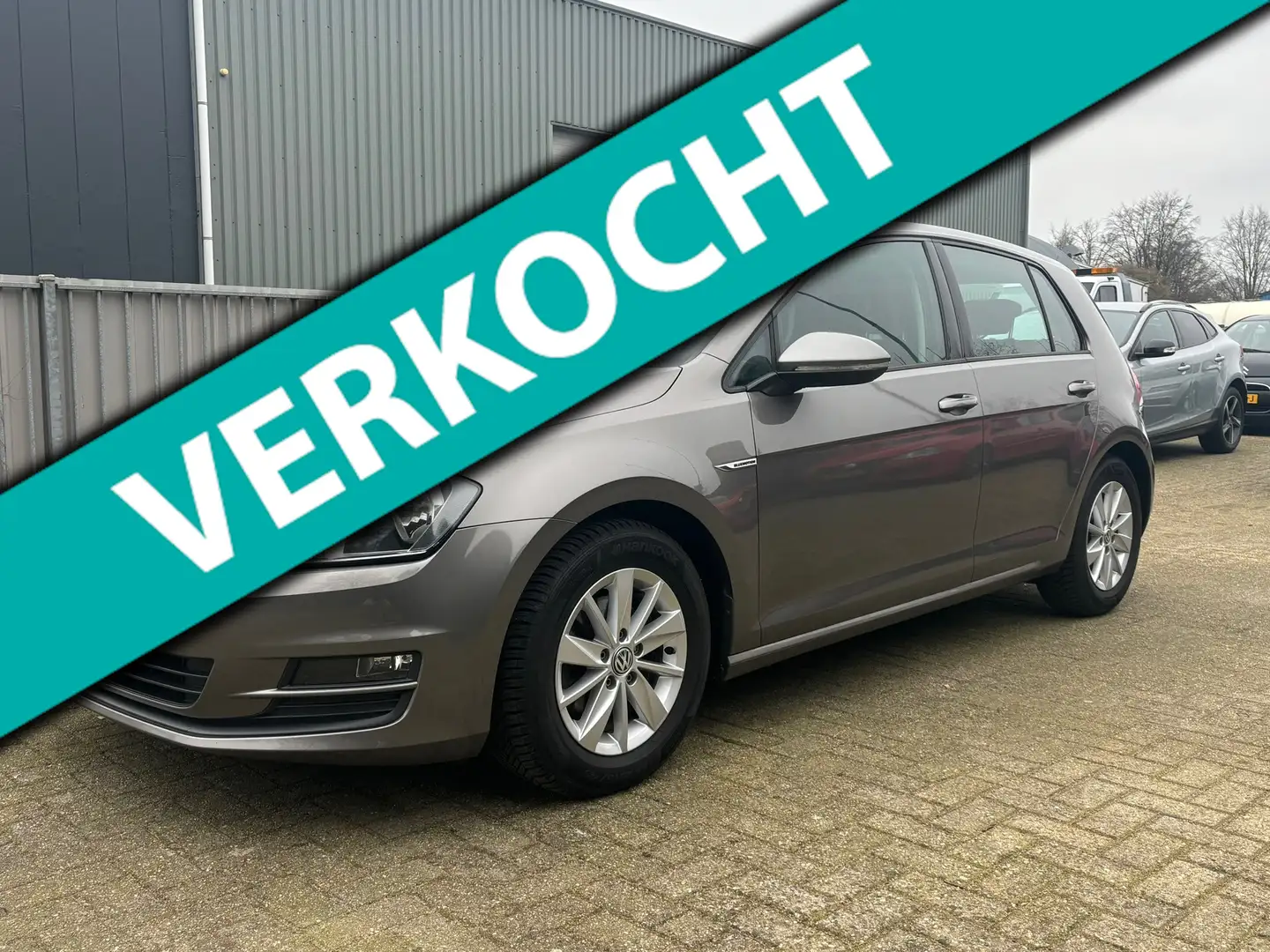 Volkswagen Golf 1.0 TSI Trendline Nwe APK Grijs - 1