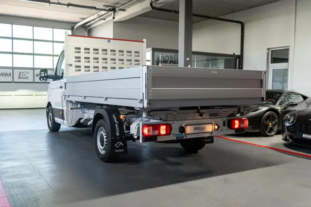 Volkswagen Crafter view 9