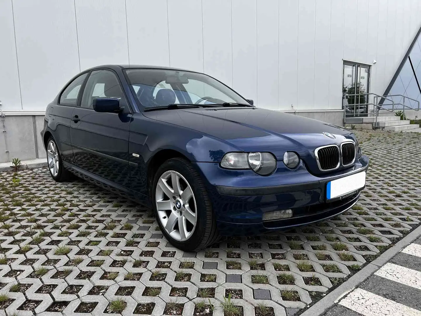BMW 318 ti Compact Klima 8-fach bereift 17 Zoll Sitzheizun Niebieski - 2