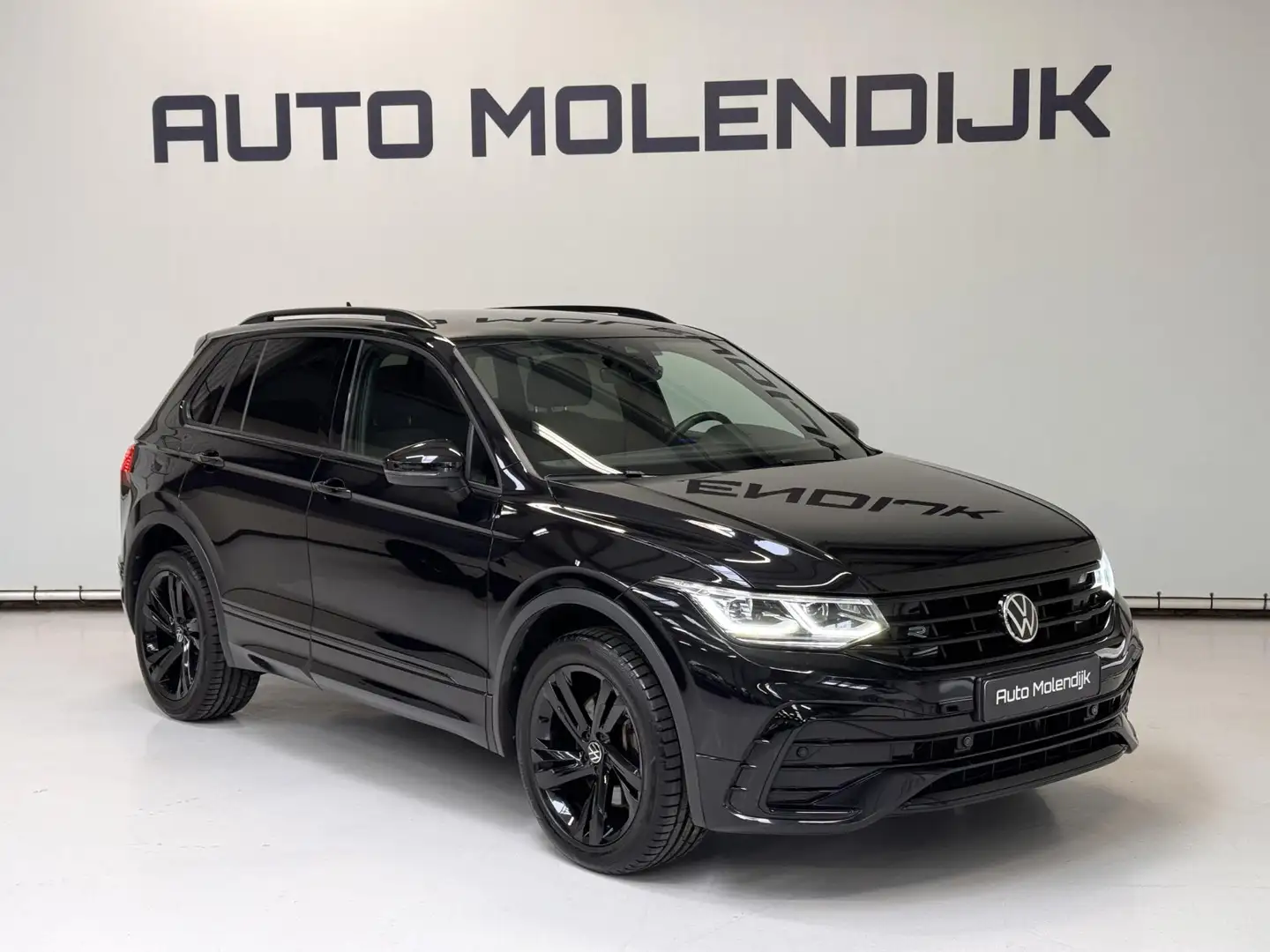Volkswagen Tiguan 1.5 TSI R-Line DSG 7 / Black Style / IQ LED / Navi Zwart - 2