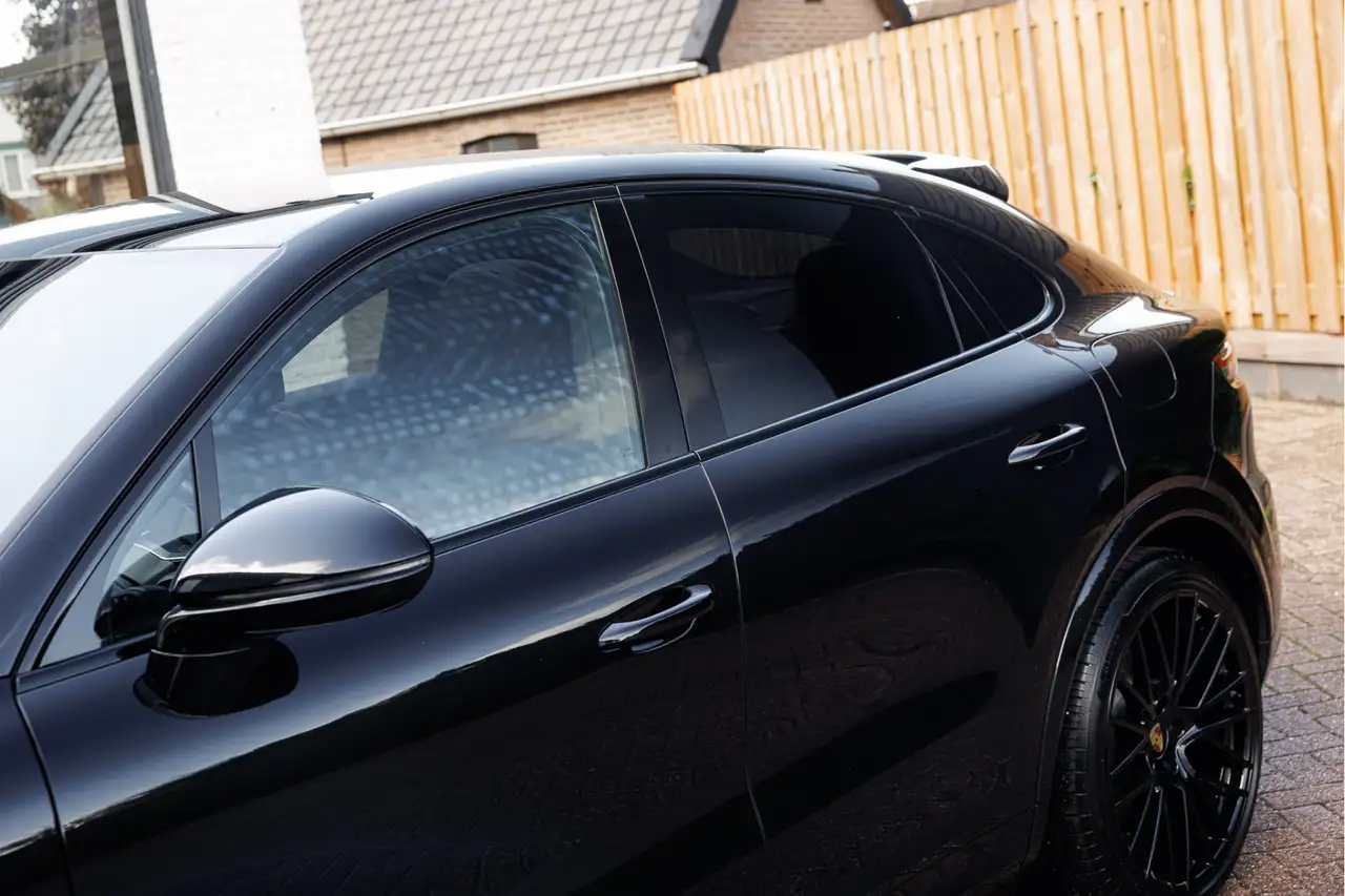 Porsche Cayenne Coupé 3.0 E-Hybrid Black Sport Design Orig. NL S, миниатюра 18