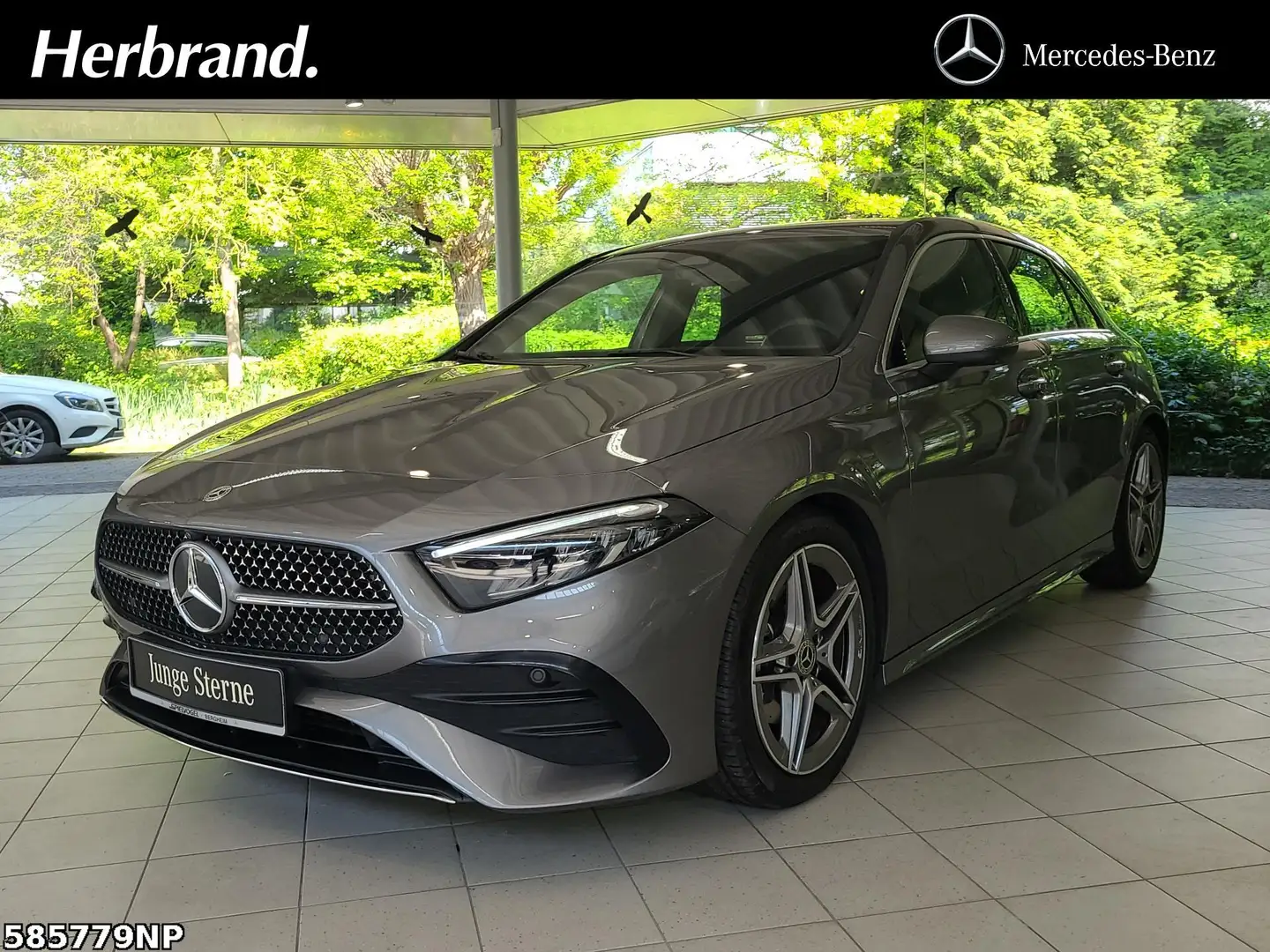 Mercedes-Benz A 180 AMG TotwinkelAssyst. Ambiente Keyless Gris - 1