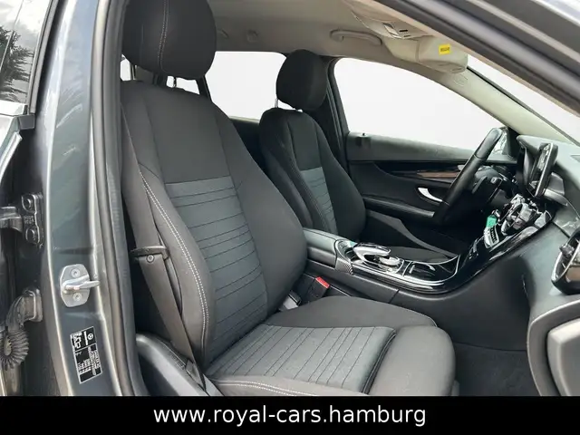 Mercedes-Benz C view 13