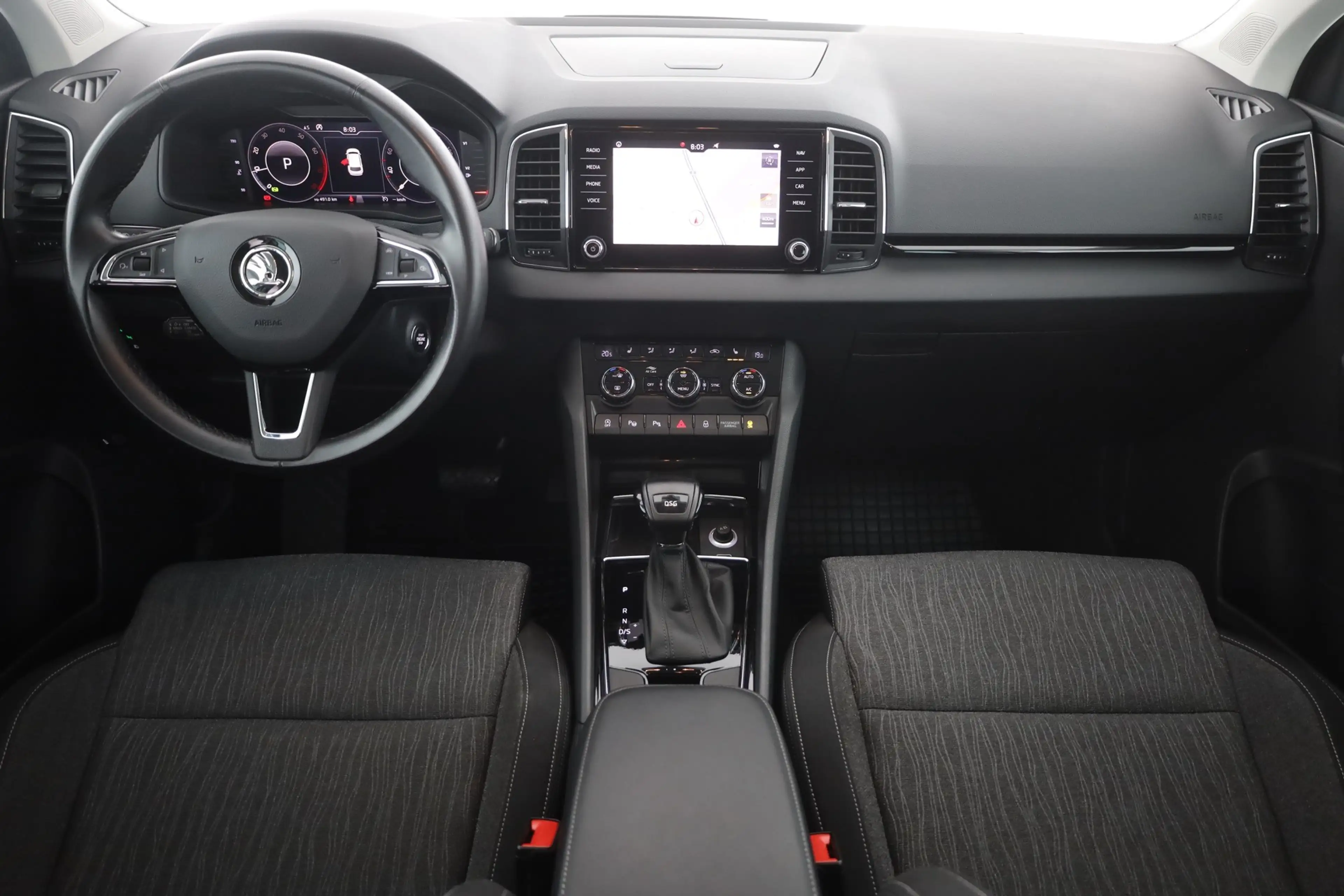 Skoda Karoq 1.5 TSI DSG Style LED Virtual Cockpit AHK — photo 9