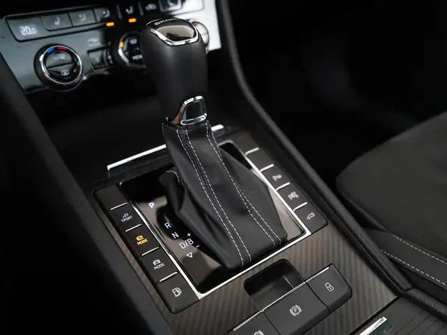 Skoda Superb view 12