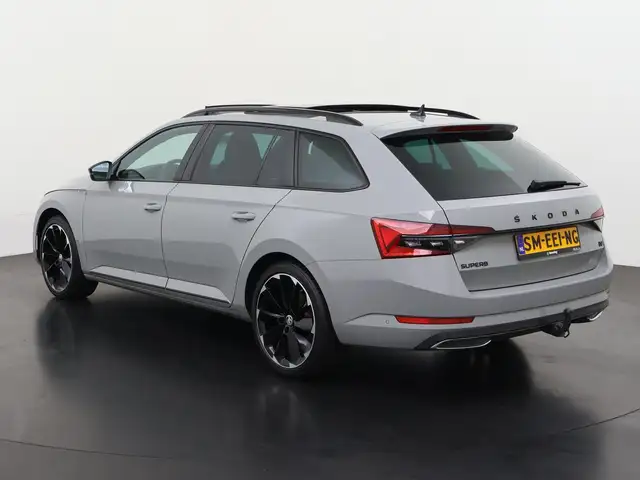 Skoda Superb view 8