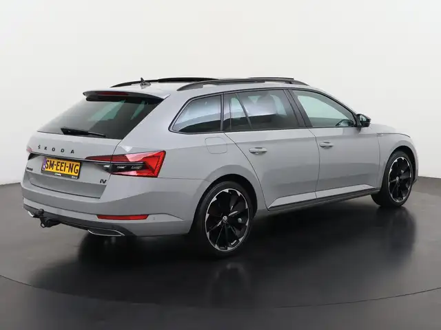Skoda Superb view 6
