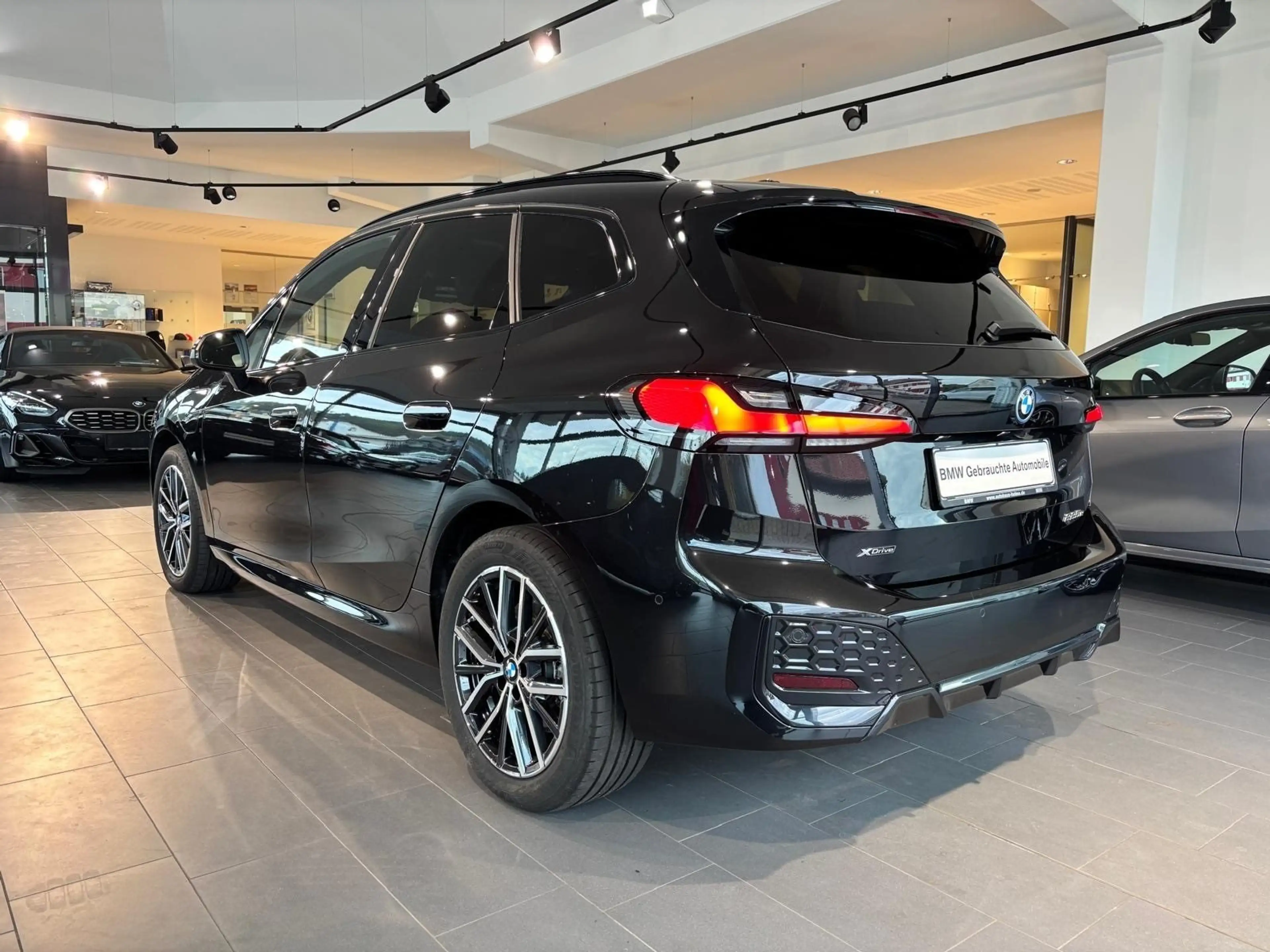 BMW 225 e xDrive   M Sportpaket DAB LED Pano.Dach — photo 5