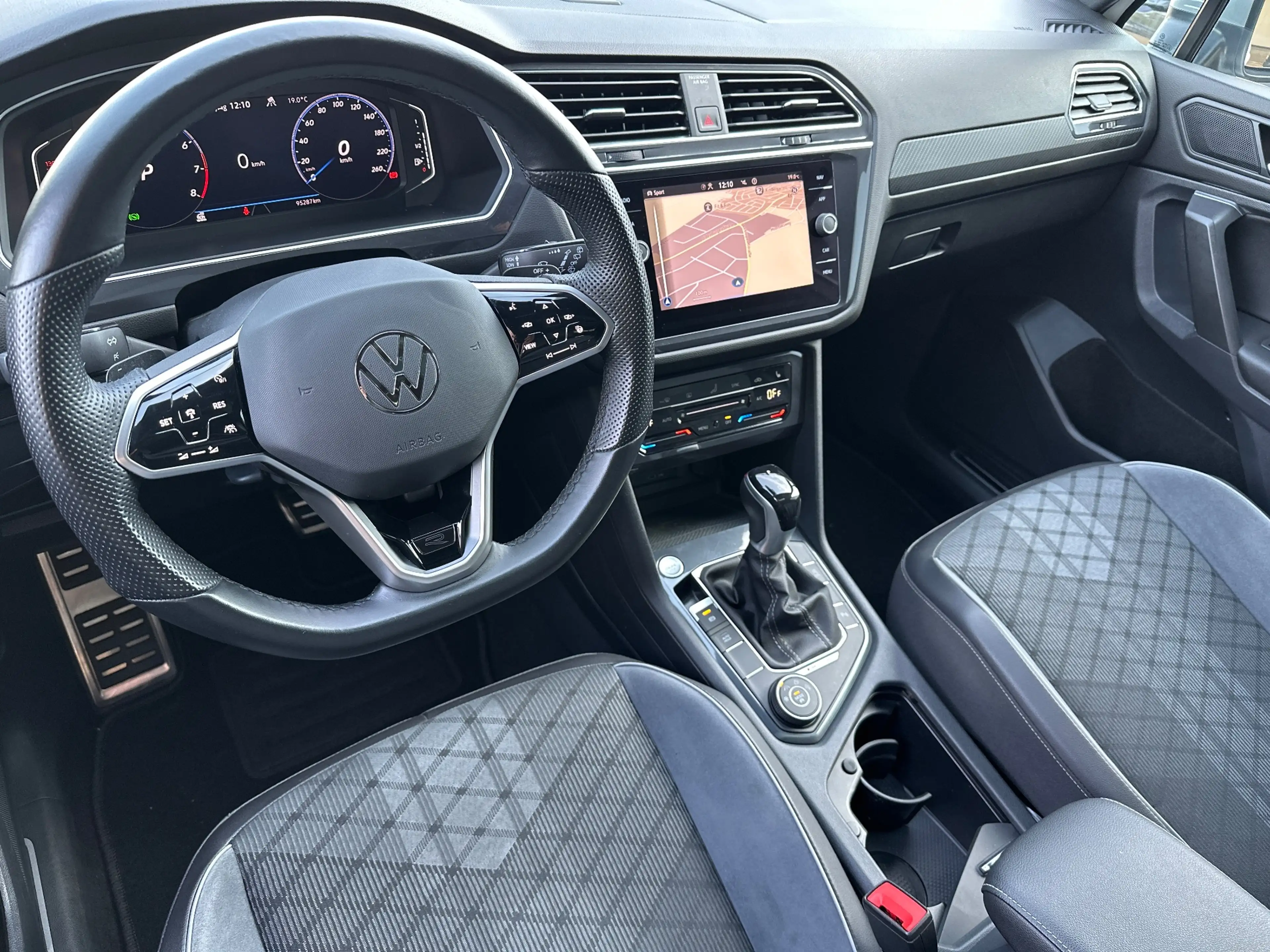 Volkswagen Tiguan Allspace 2.0 TSI DSG OPF 4Motion R-Line NAV+LED+PANO+AHK — photo 11