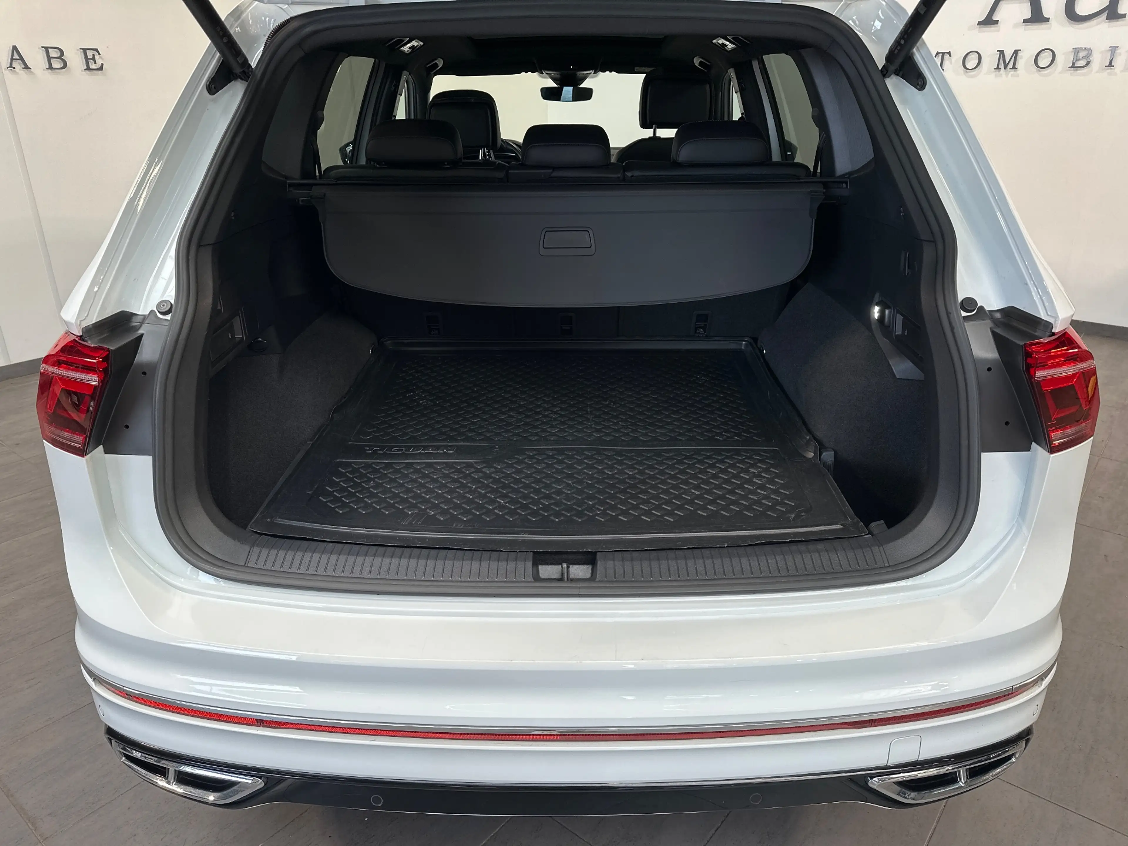 Volkswagen Tiguan Allspace 2.0 TSI DSG OPF 4Motion R-Line NAV+LED+PANO+AHK — photo 8