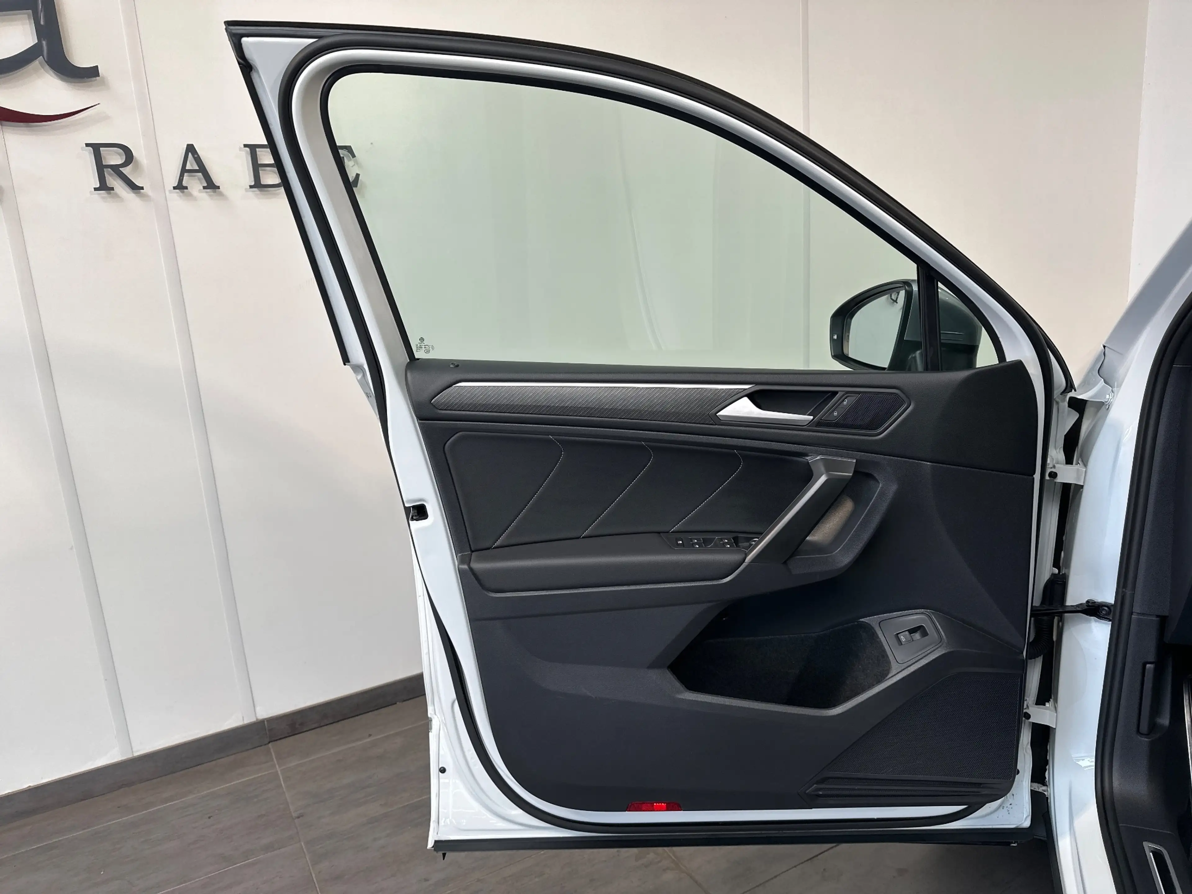 Volkswagen Tiguan Allspace 2.0 TSI DSG OPF 4Motion R-Line NAV+LED+PANO+AHK — photo 6