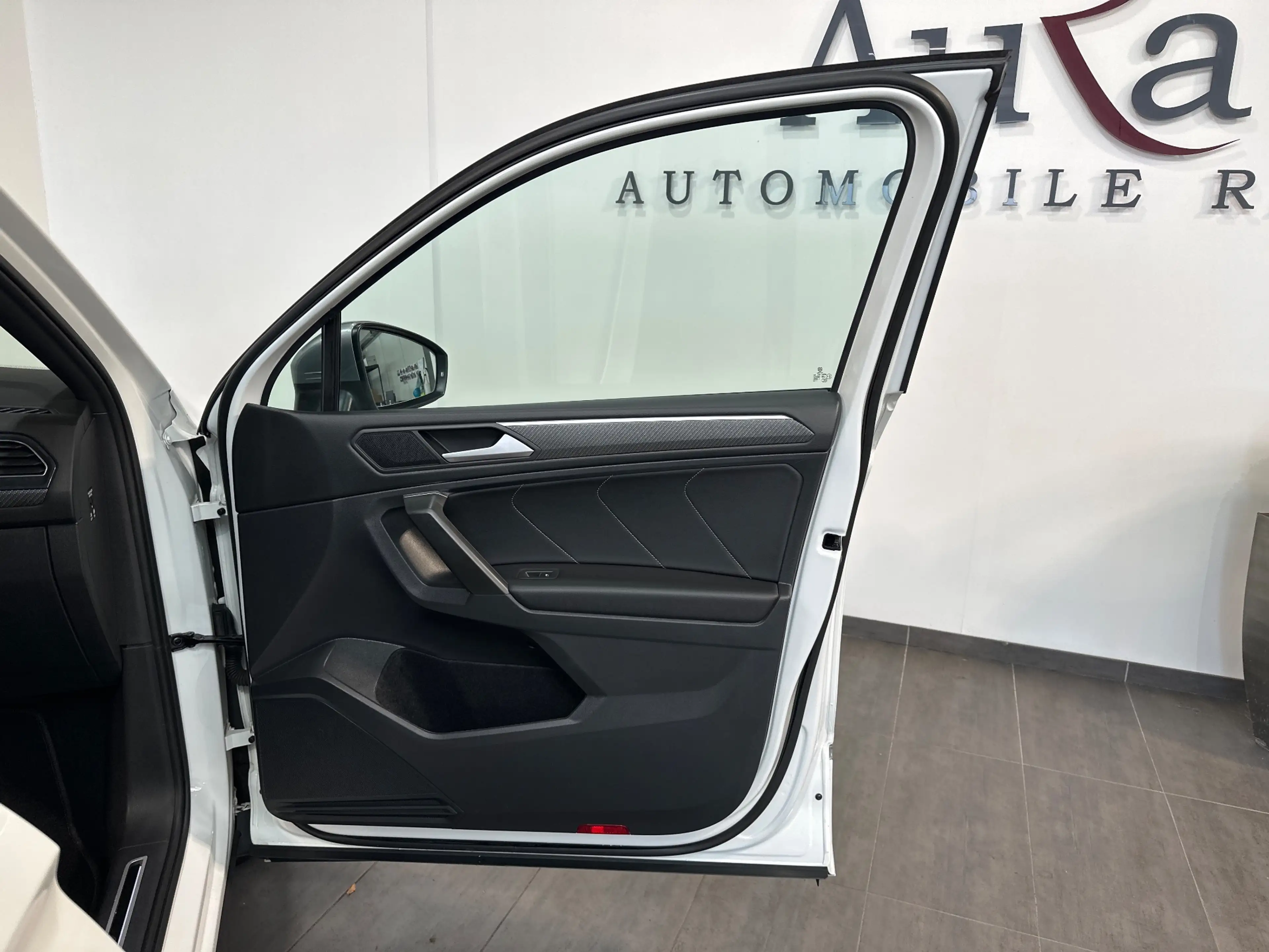Volkswagen Tiguan Allspace 2.0 TSI DSG OPF 4Motion R-Line NAV+LED+PANO+AHK — photo 7