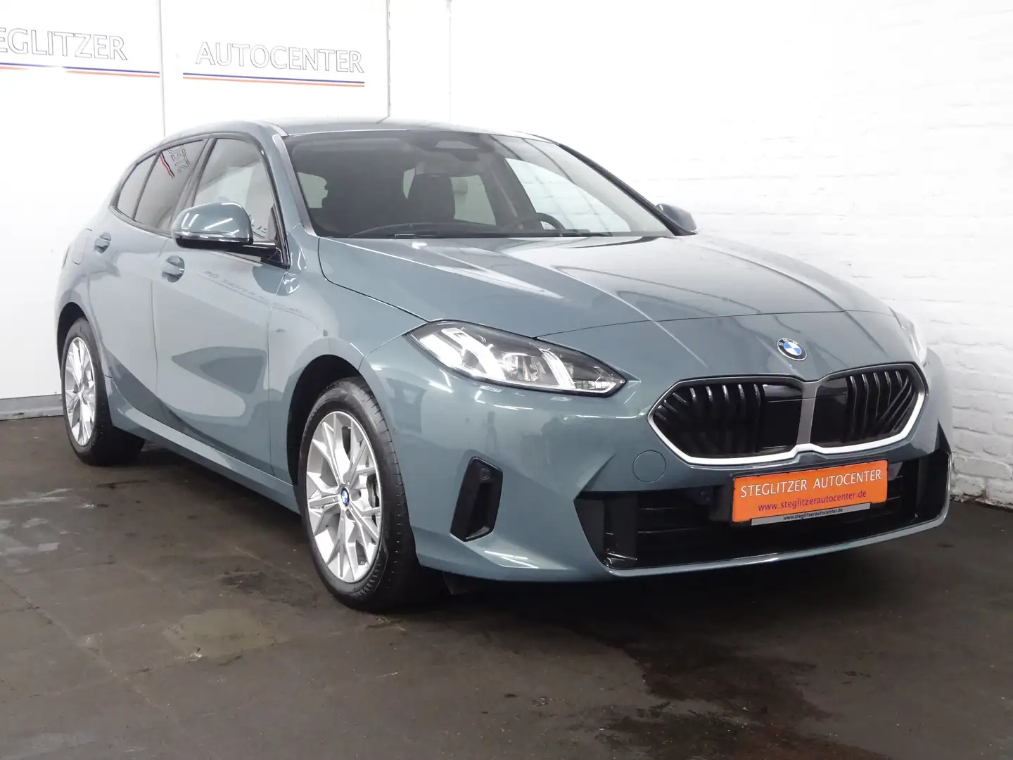 BMW 118 d Aut./LiveCockpit/LED/RFK/Navi/PDC/Shadow/TW/Wide Groen - 2