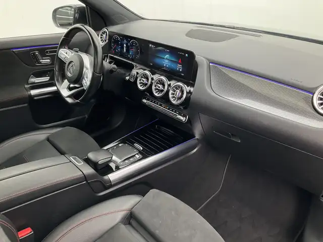 Mercedes-Benz Gla Class view 3