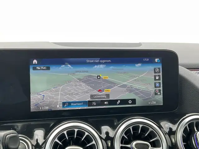 Mercedes-Benz Gla Class view 11
