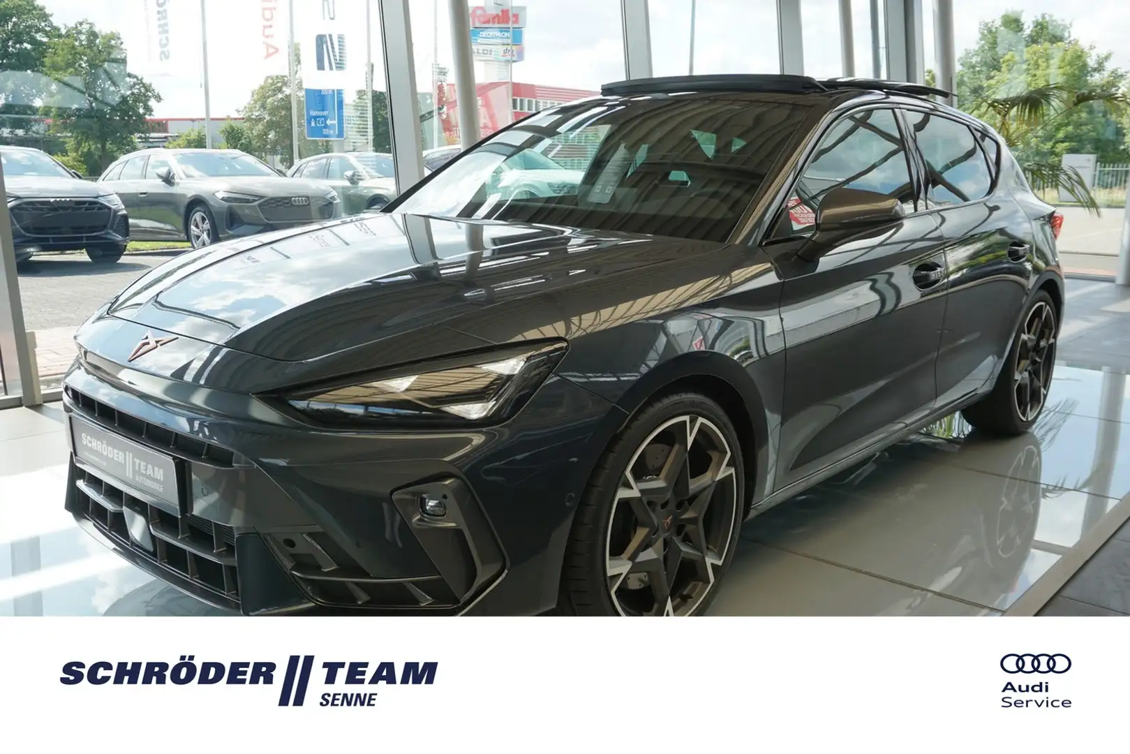 CUPRA Leon 2.0 TSI VZ Pano ACC DCC Navi Grijs - 1