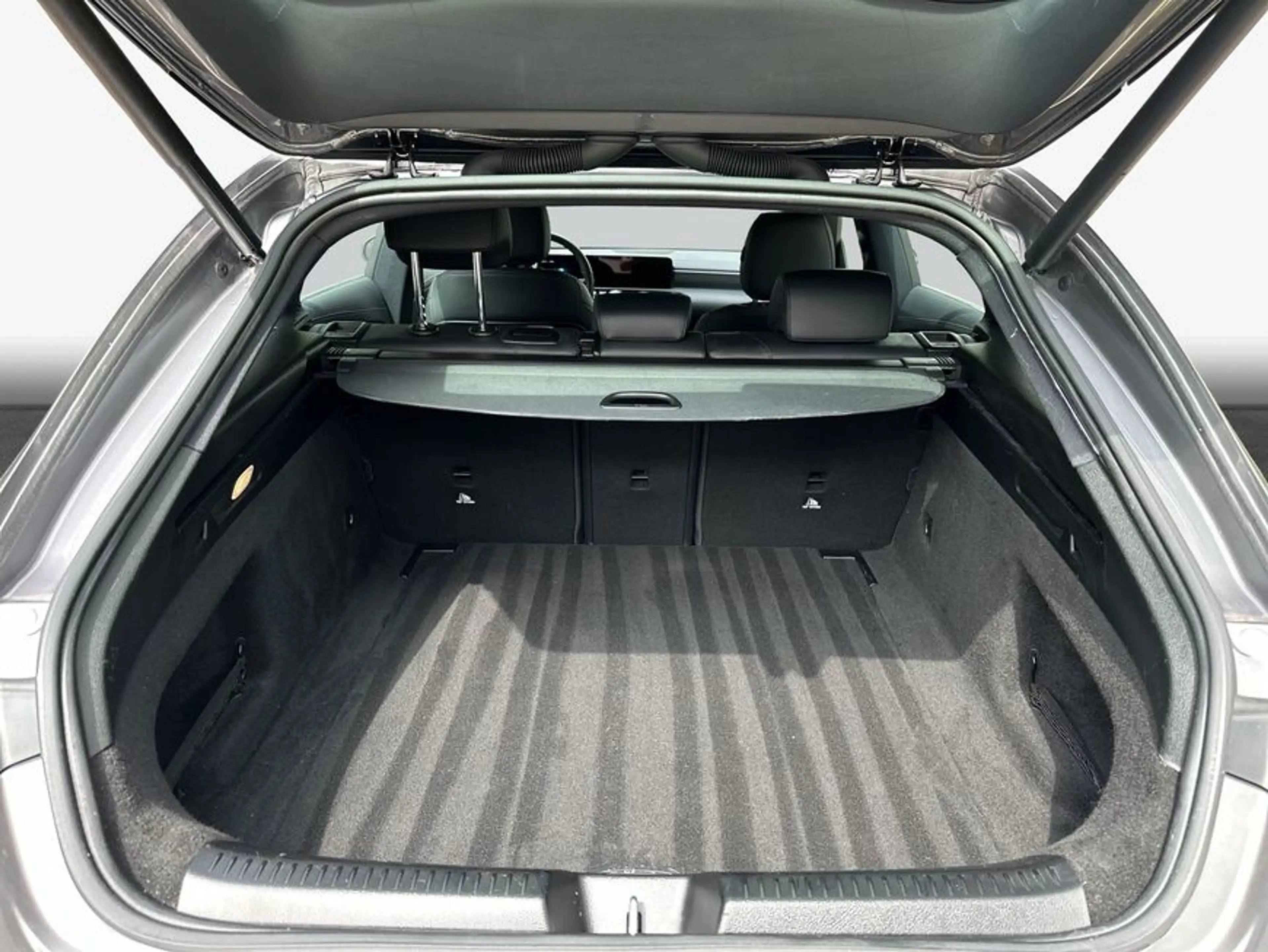 Mercedes-Benz CLA 180 CLA — photo 8