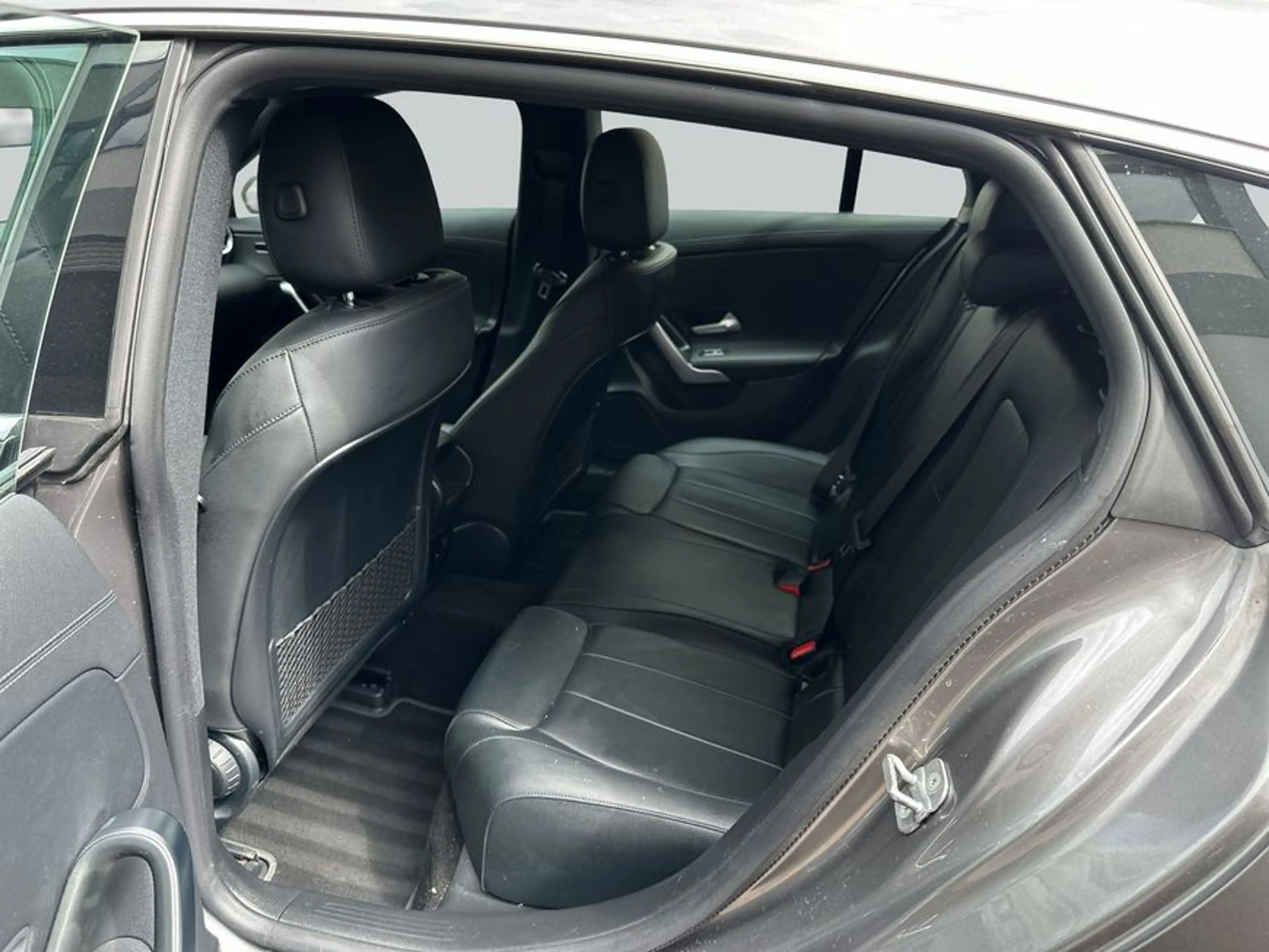 Mercedes-Benz CLA 180 CLA — photo 11