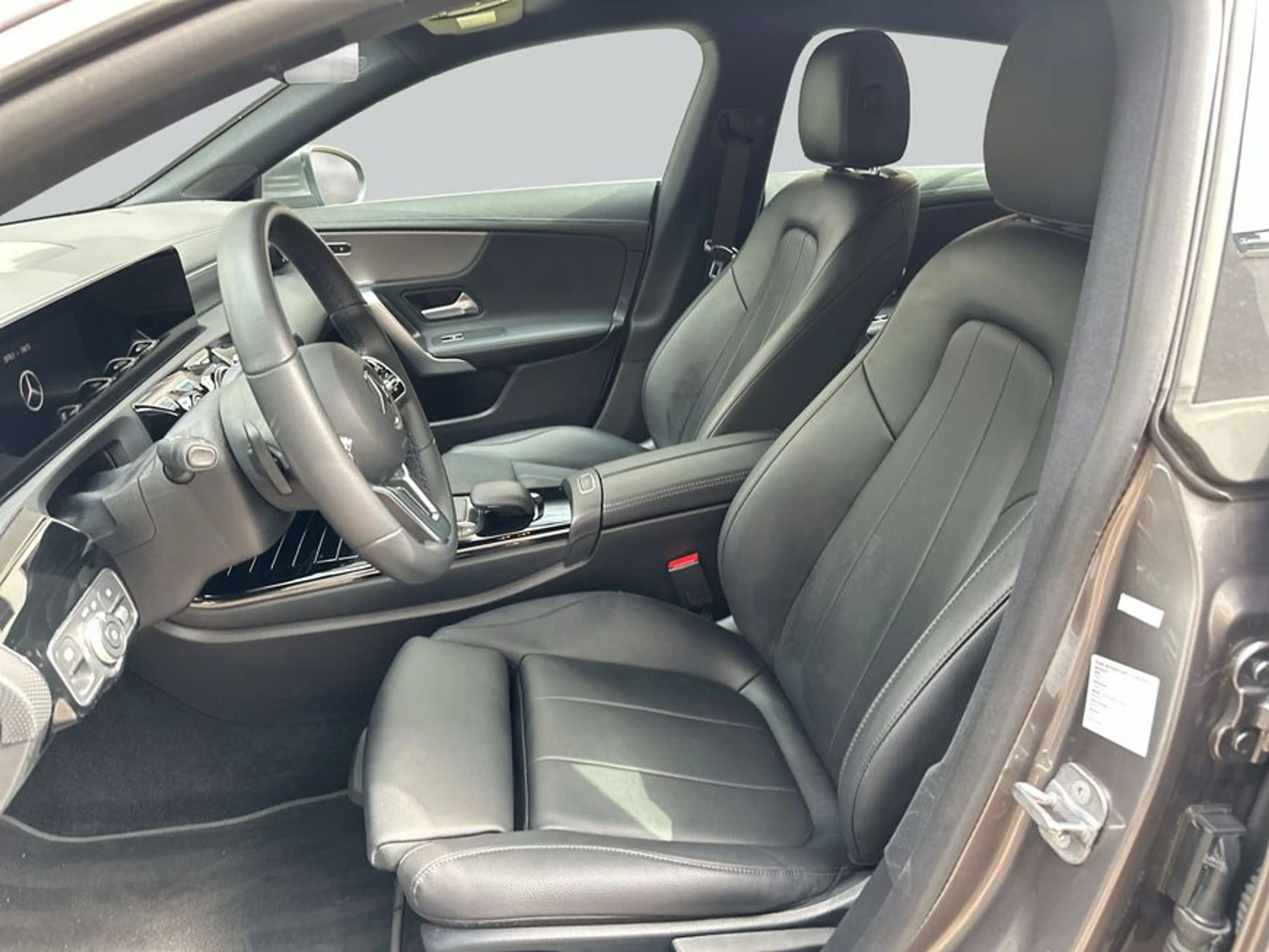 Mercedes-Benz CLA 180 CLA — photo 10
