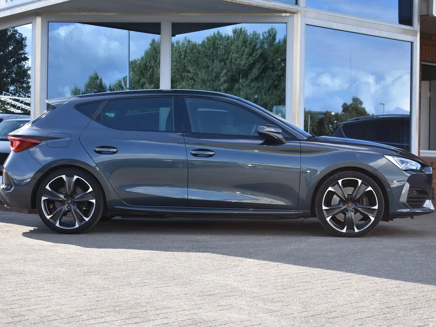 CUPRA Leon 1.4 e-Hybrid (180 kW System) VZ Grau - 2
