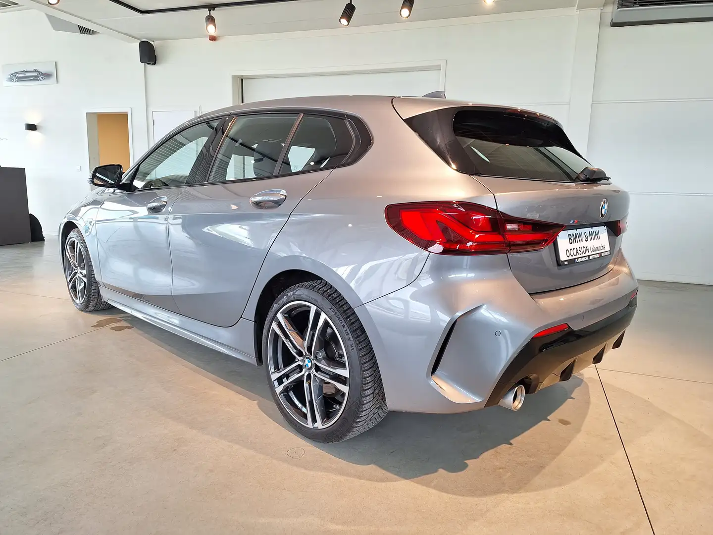BMW 118 118iA/Pack-M/Carplay/Capteurs/Leds/cruise adapt Gris - 2