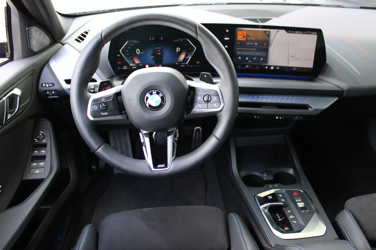 BMW 1 Series 2026 — фото 14