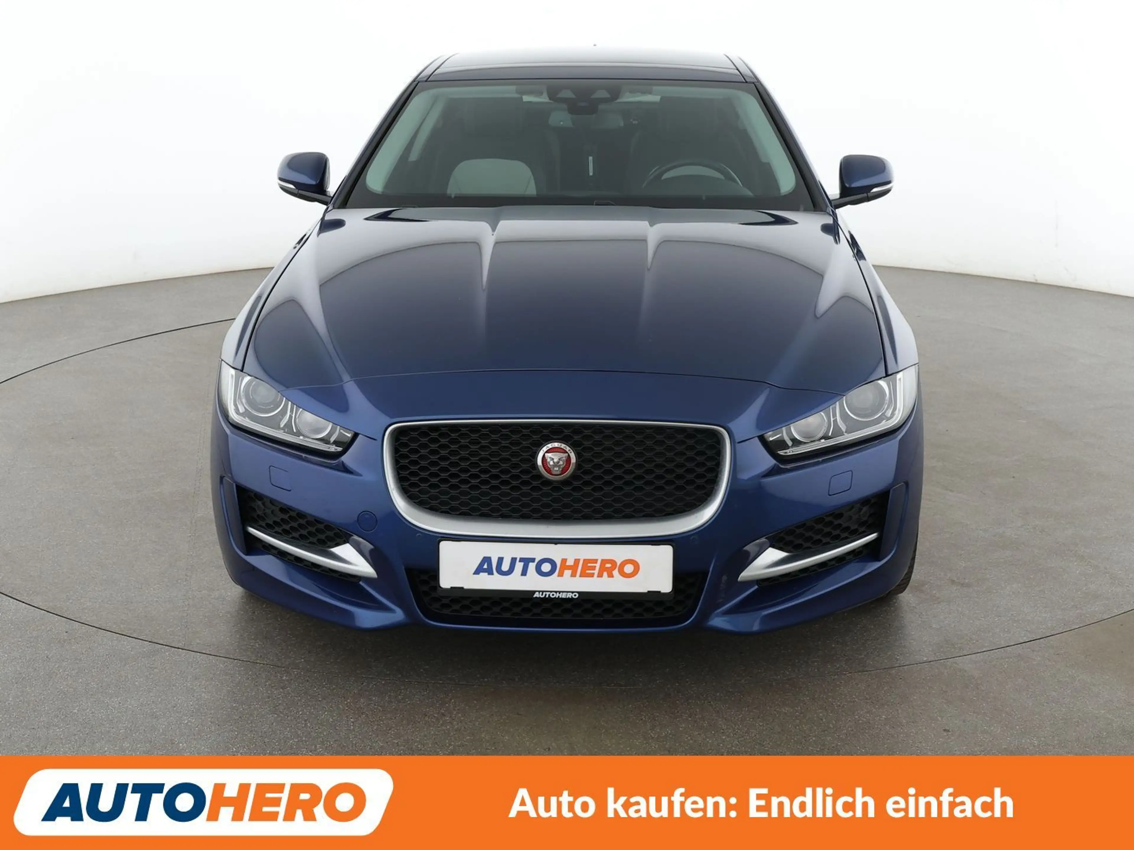 Jaguar XE 20d R-Sport AWD Aut.*NAVI*BI-XENON*TEMPO*CAM*PDC* — photo 9