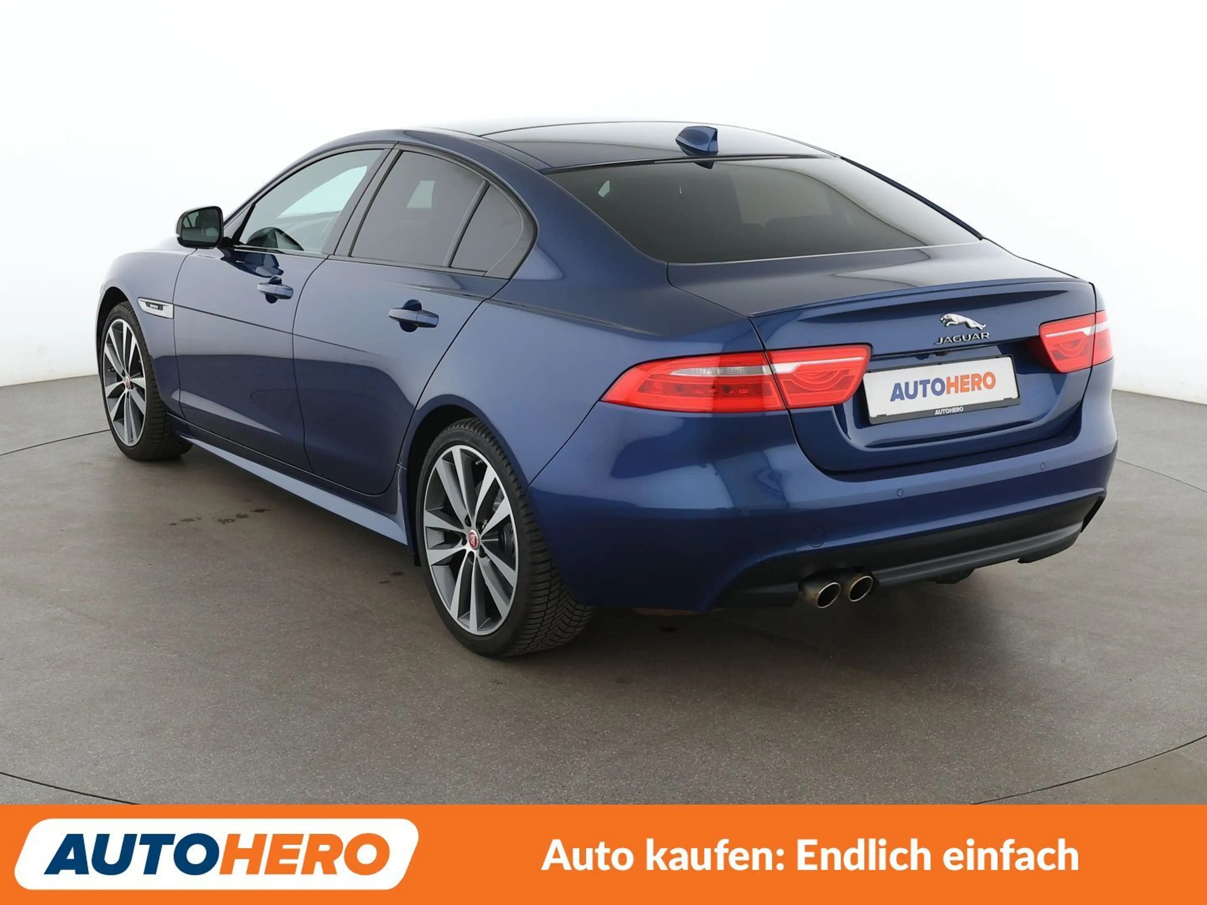 Jaguar XE 20d R-Sport AWD Aut.*NAVI*BI-XENON*TEMPO*CAM*PDC* — photo 4