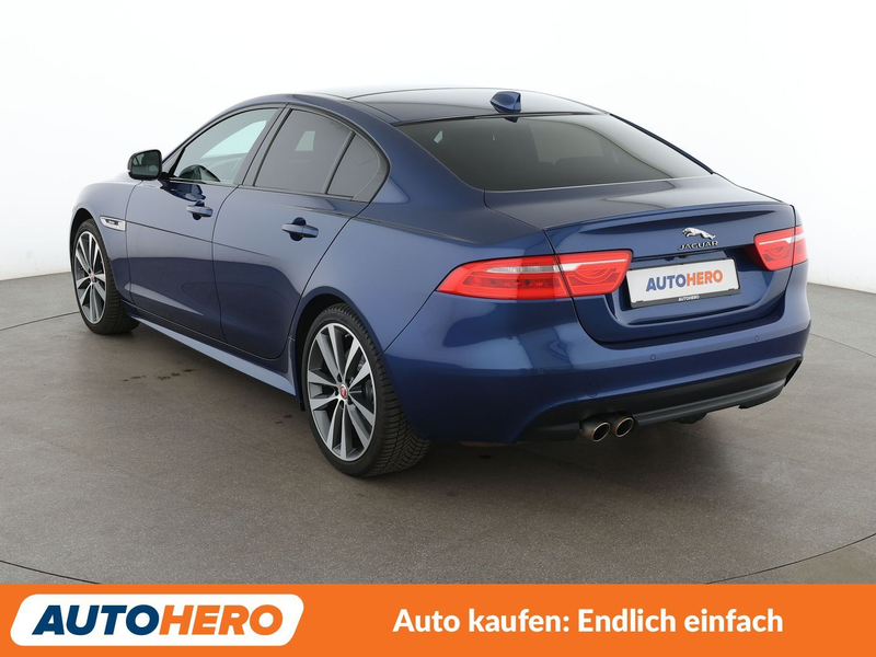 Jaguar XE 20d R-Sport AWD Aut.*NAVI*BI-XENON*TEMPO*CAM*PDC* — photo 4