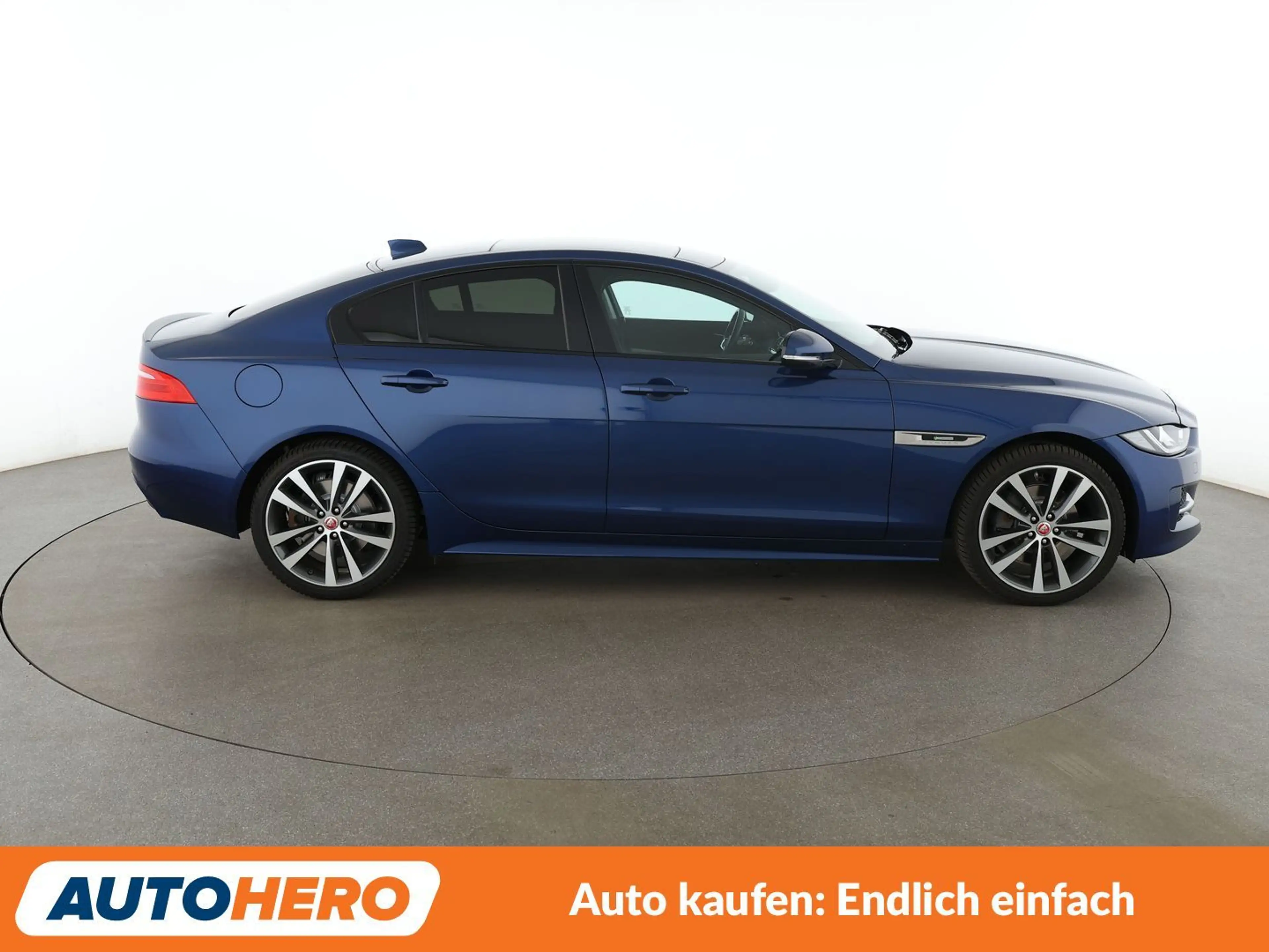 Jaguar XE 20d R-Sport AWD Aut.*NAVI*BI-XENON*TEMPO*CAM*PDC* — photo 7
