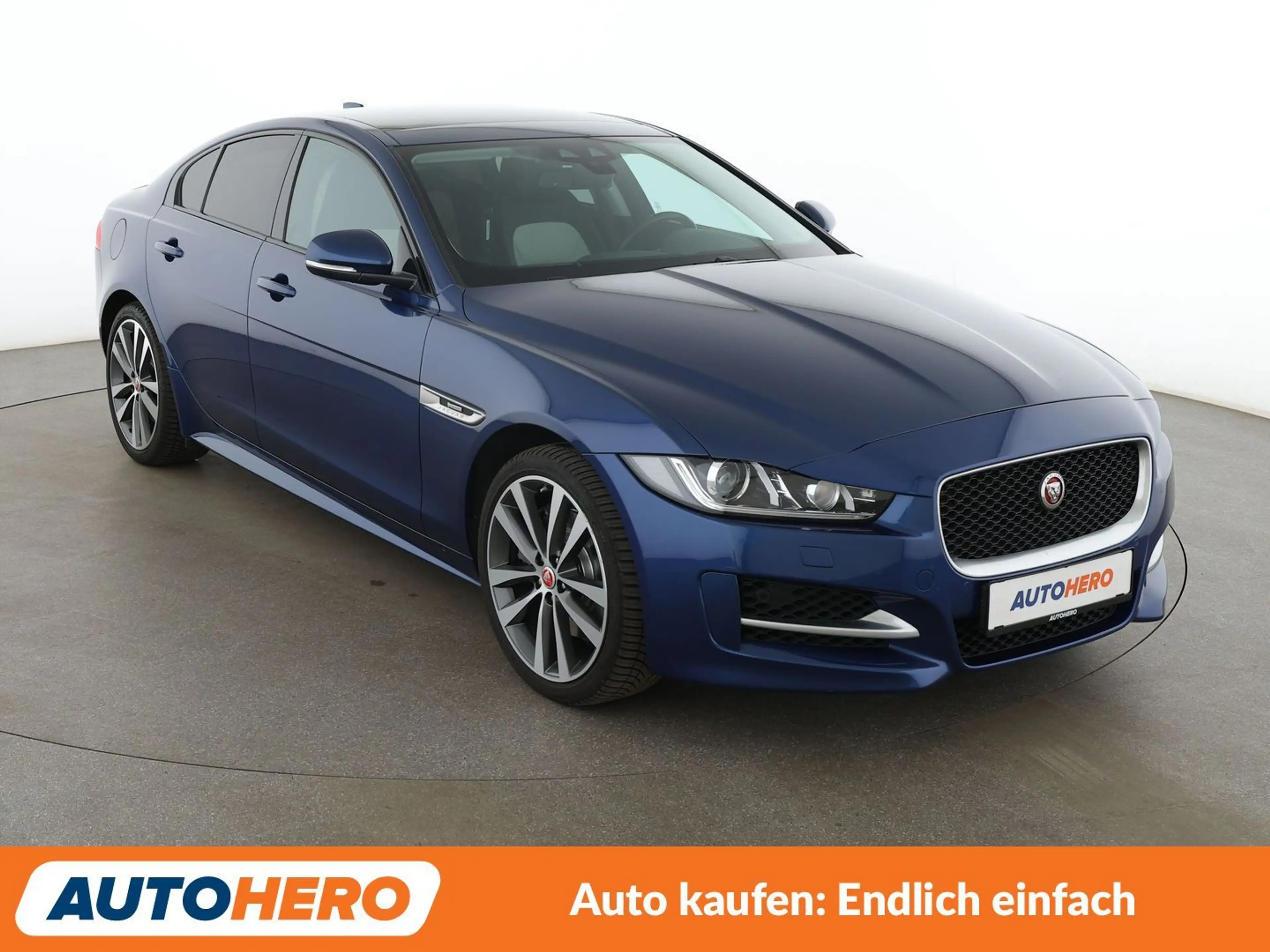 Jaguar XE 20d R-Sport AWD Aut.*NAVI*BI-XENON*TEMPO*CAM*PDC* — photo 8