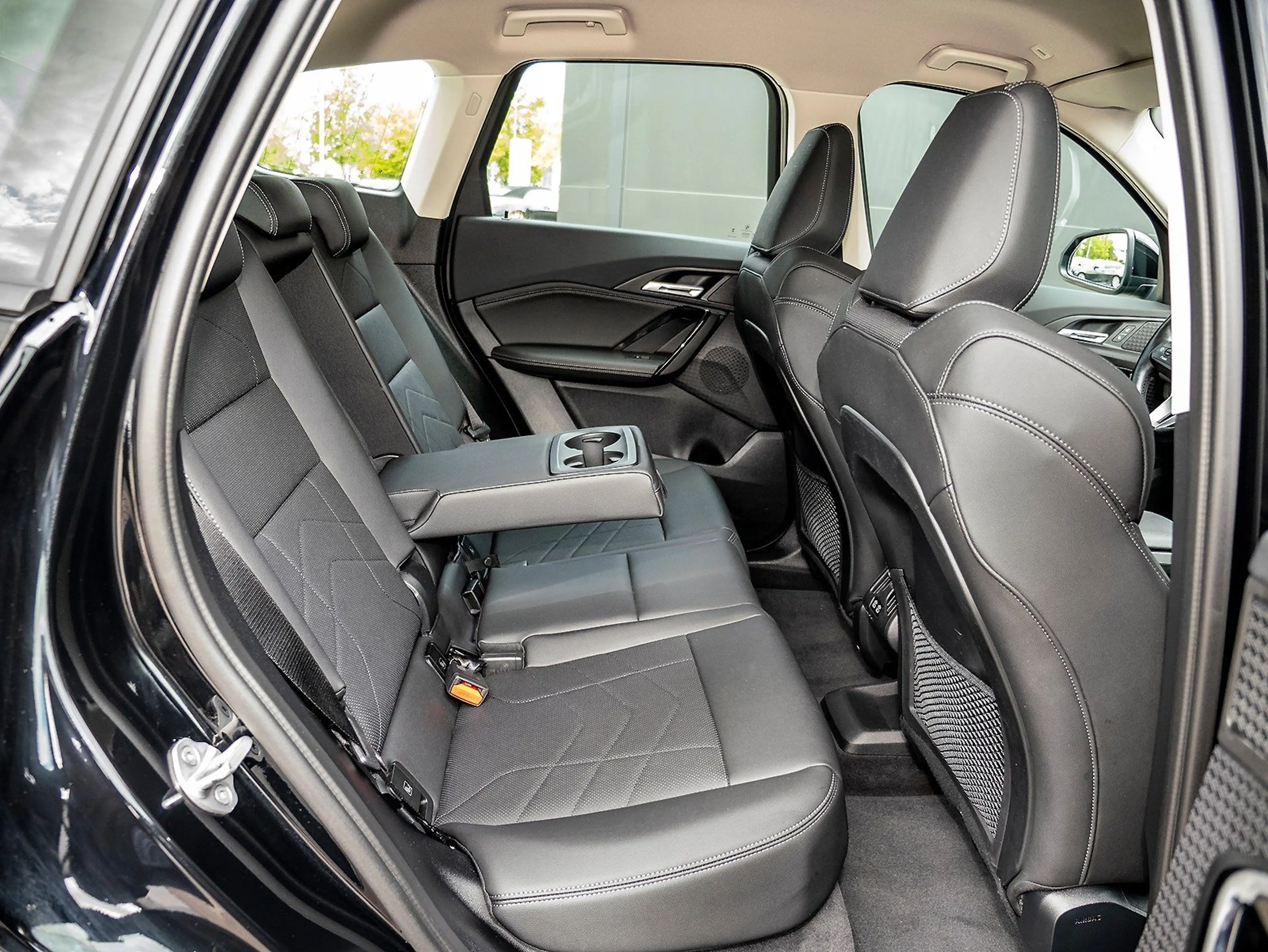 BMW iX1 xDrive30 Sportsitz AdaptLED Cam Sitzheiz 1VB DAB — photo 17