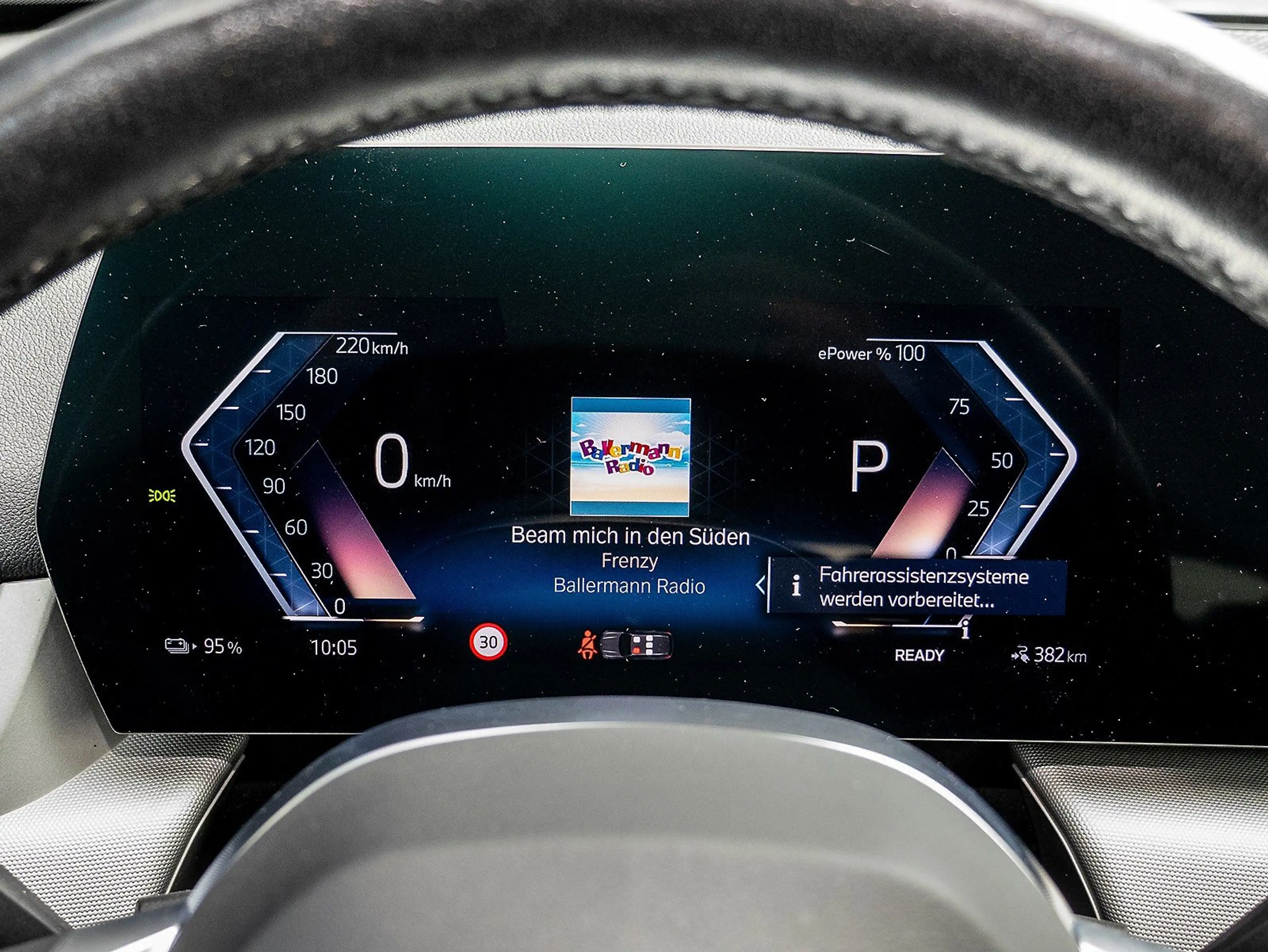 BMW iX1 xDrive30 Sportsitz AdaptLED Cam Sitzheiz 1VB DAB — photo 13