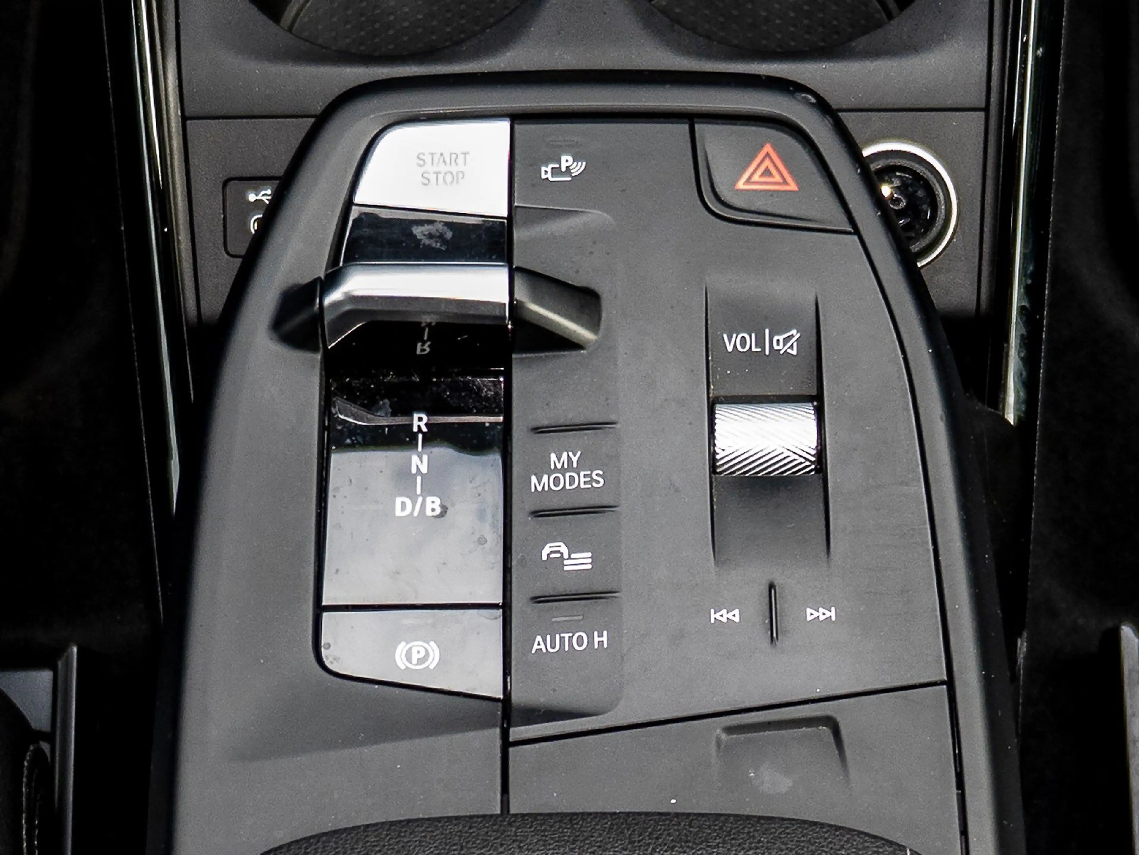 BMW iX1 xDrive30 Sportsitz AdaptLED Cam Sitzheiz 1VB DAB — photo 10