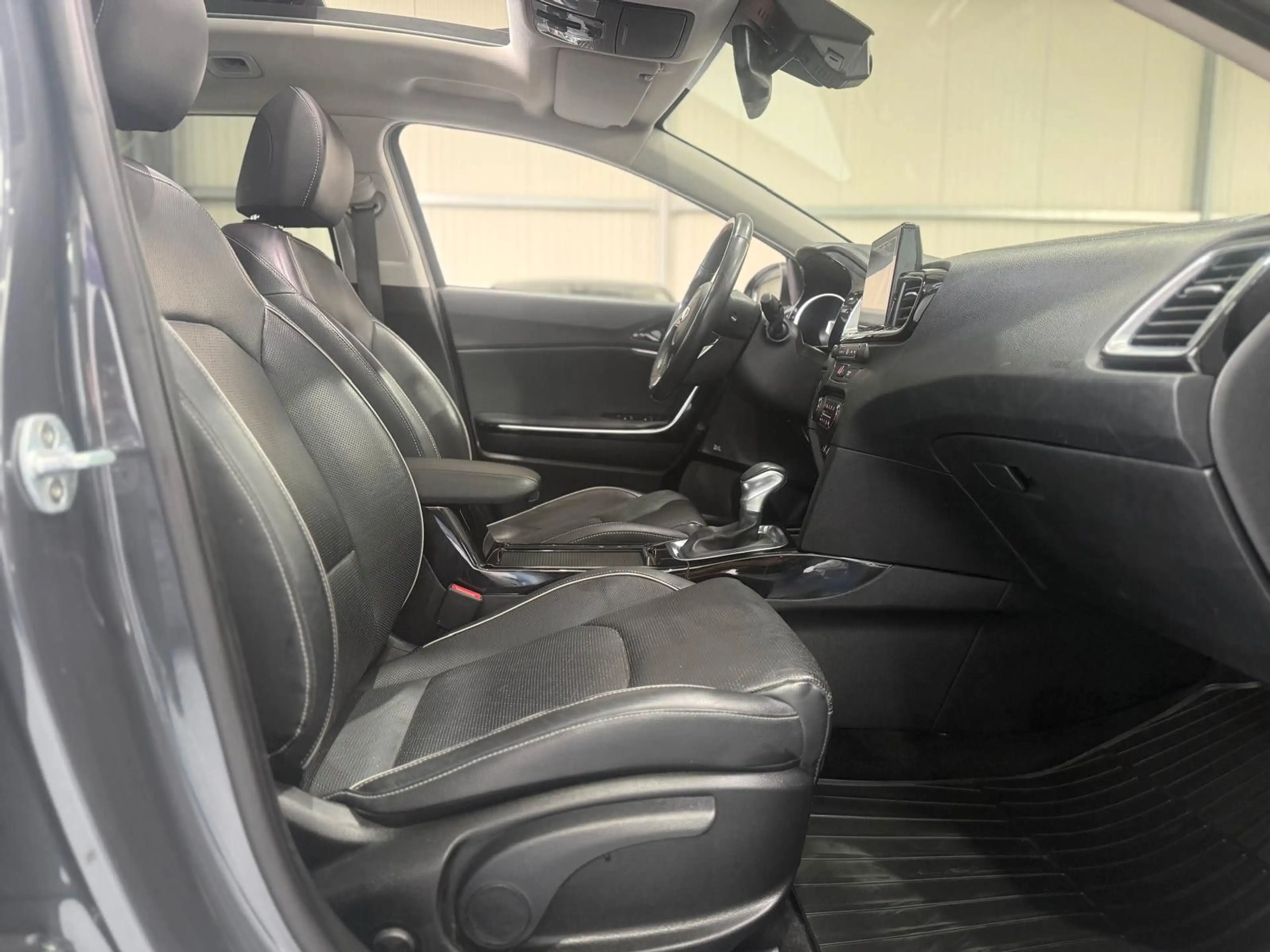 Kia Ceed SW / cee'd SW cee'd Platinum Totwinkel-Assistent Leder Pano — photo 12