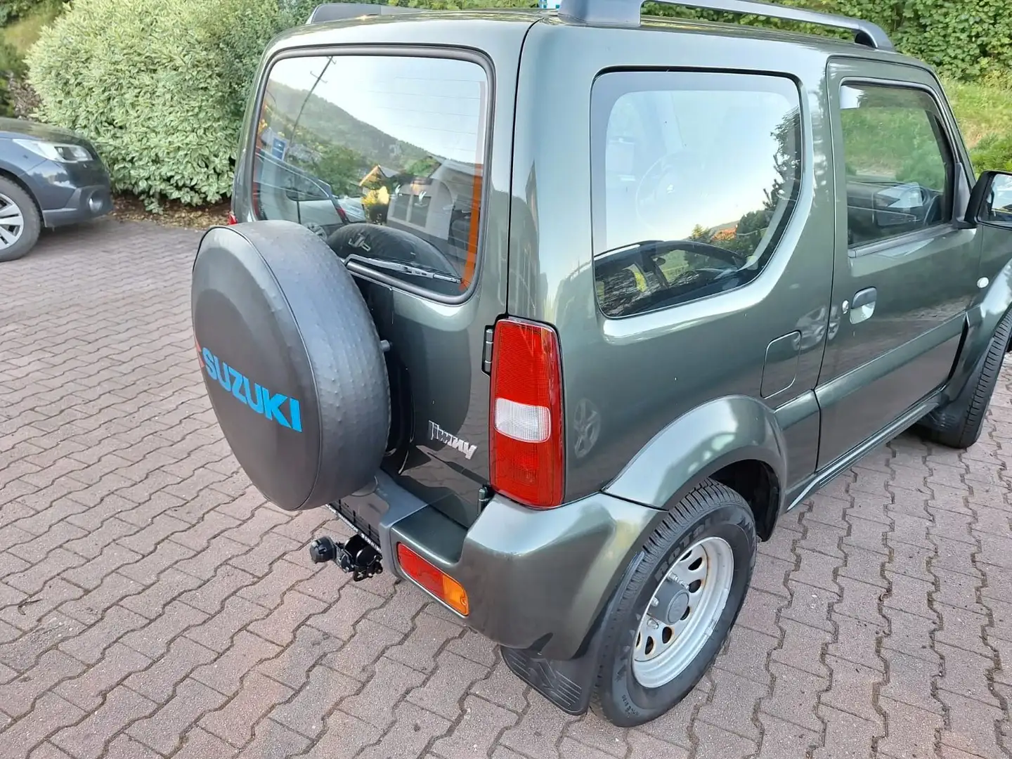 Suzuki Jimny 1.3 ALLGRIP Club, AHK Grün - 2