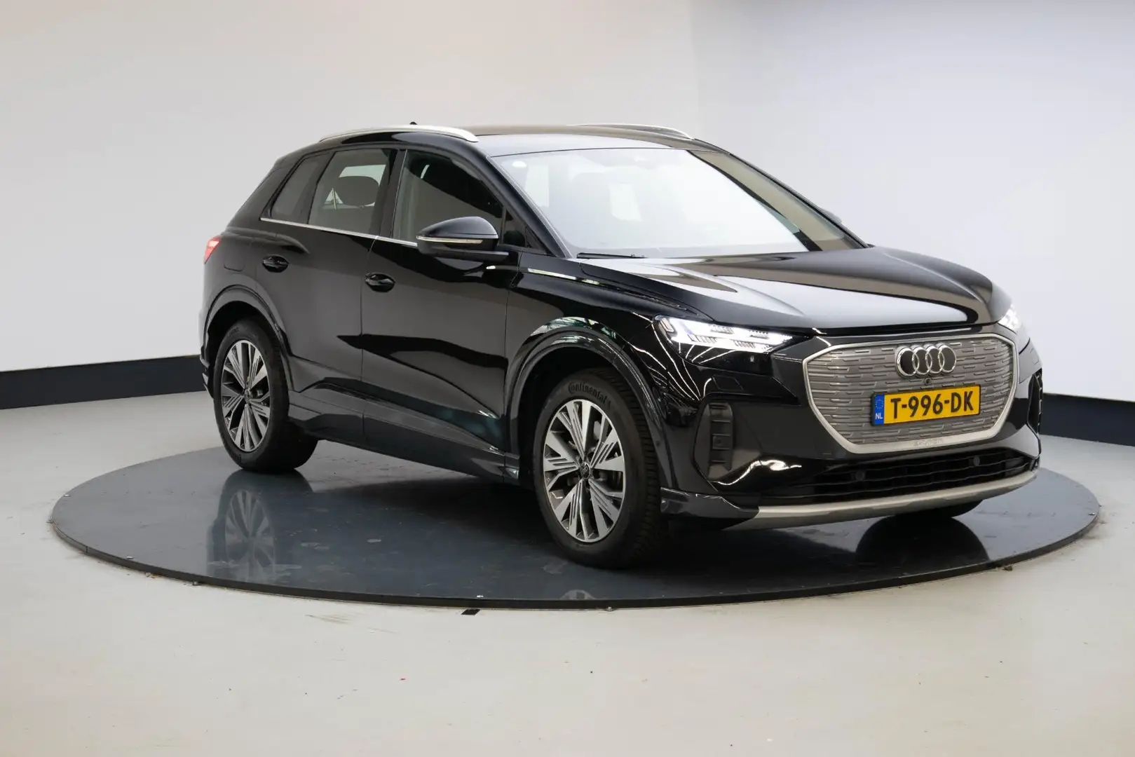 Audi Q4 e-tron 40 Advanced edition 77 kWh Noir - 1