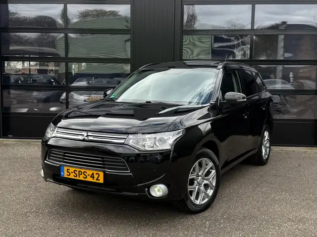 Mitsubishi Outlander 2.0 PHEV Instyle Navi Pano Leder Camera