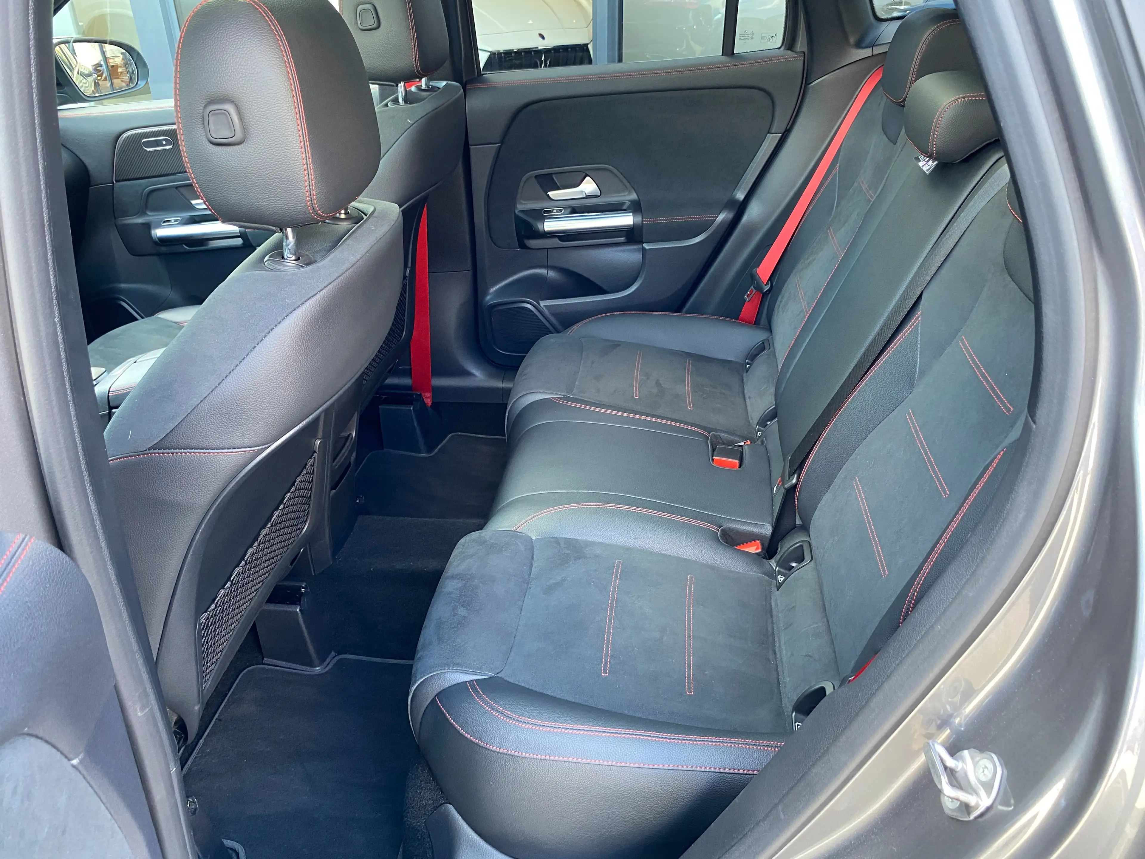 Mercedes-Benz GLA 35 AMG AMG GLA 35 4Matic AMG Speedshift DCT 8G — photo 15