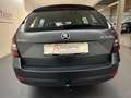 Skoda Octavia Combi 1,6TDI DSG *NAVI*AHK*Tempomat*PDC vo/hi*S... Gris - thumbnail 40