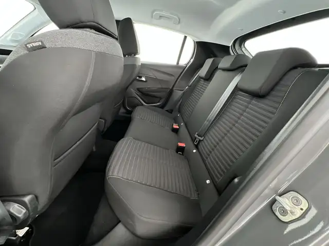 Peugeot 208 view 8