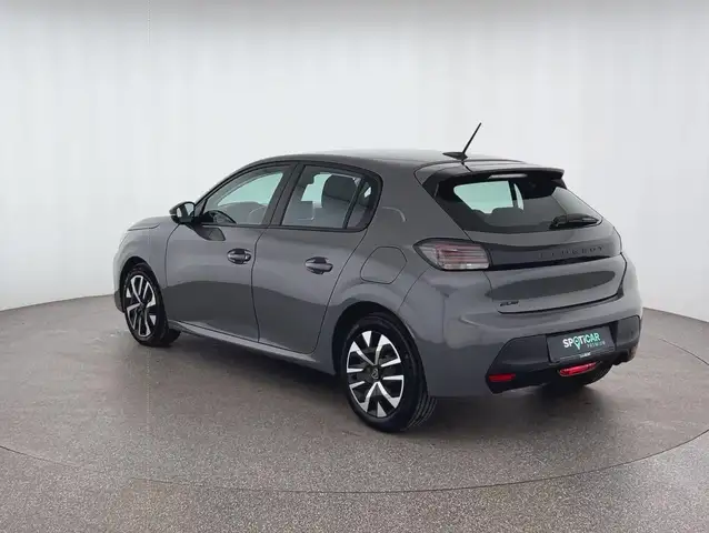 Peugeot 208 view 5