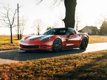 Corvette Coupe Z06 - 7.0 V8 LS7 612hp 1380kg manual monster - walk around video