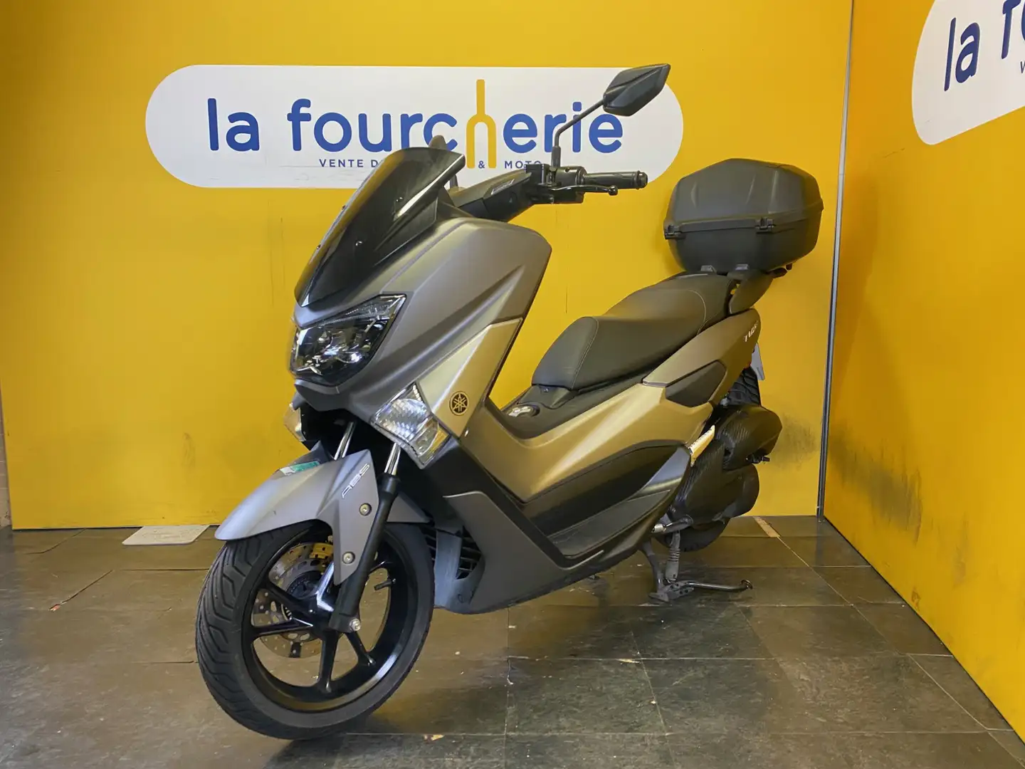 Yamaha NMAX Grey - 1