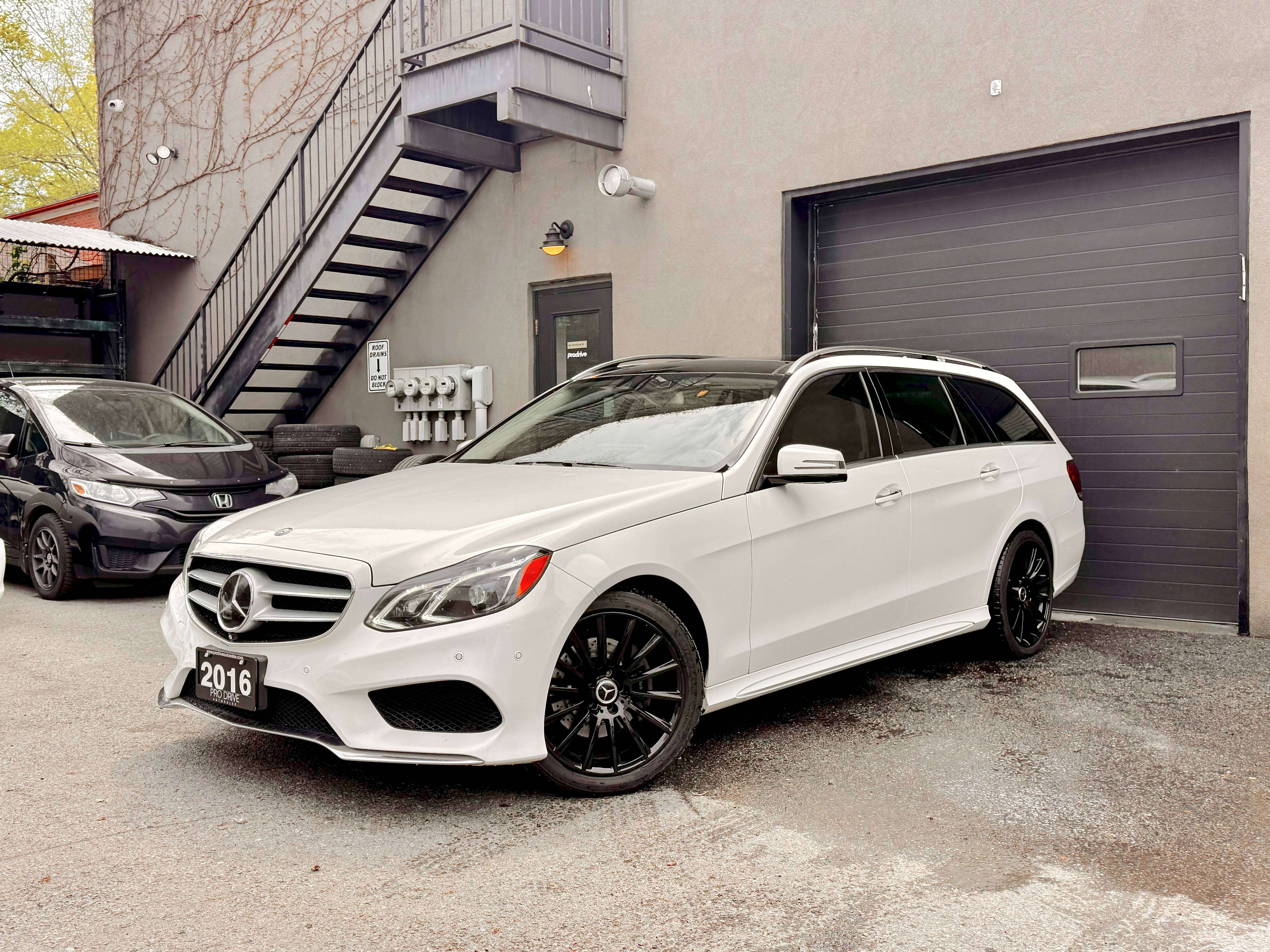2016 Mercedes-Benz E-Class Wagon *7 Pass* IDP* Upgraded Carplay — снимка 1
