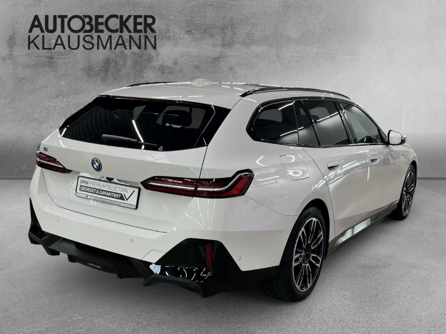 BMW i5 eDrive40 Touring M SPORT 19''LC PROF AHK PANO SITZ Weiß - 2
